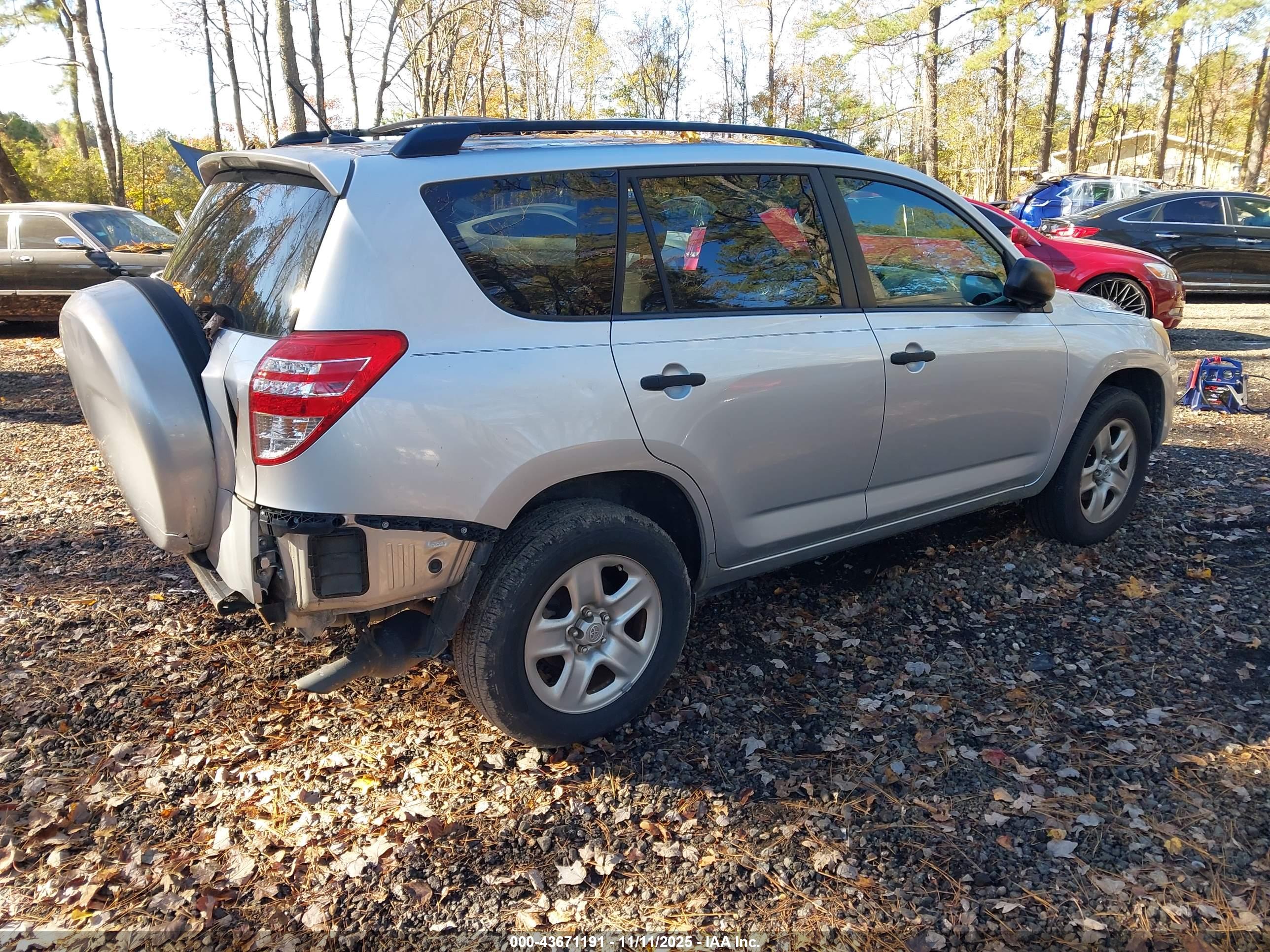 TOYOTA RAV4 image 4
