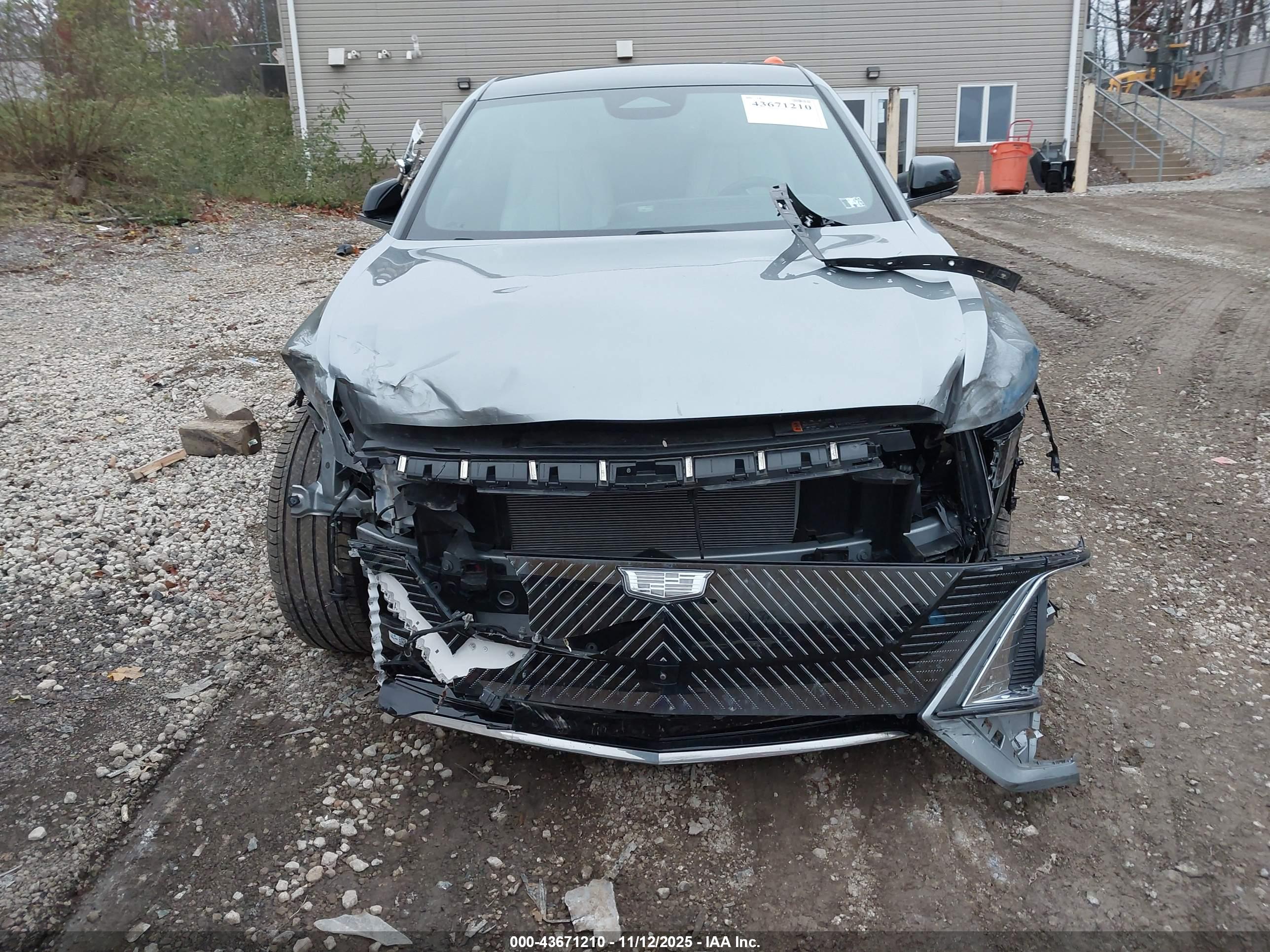 CADILLAC LYRIQ image 6
