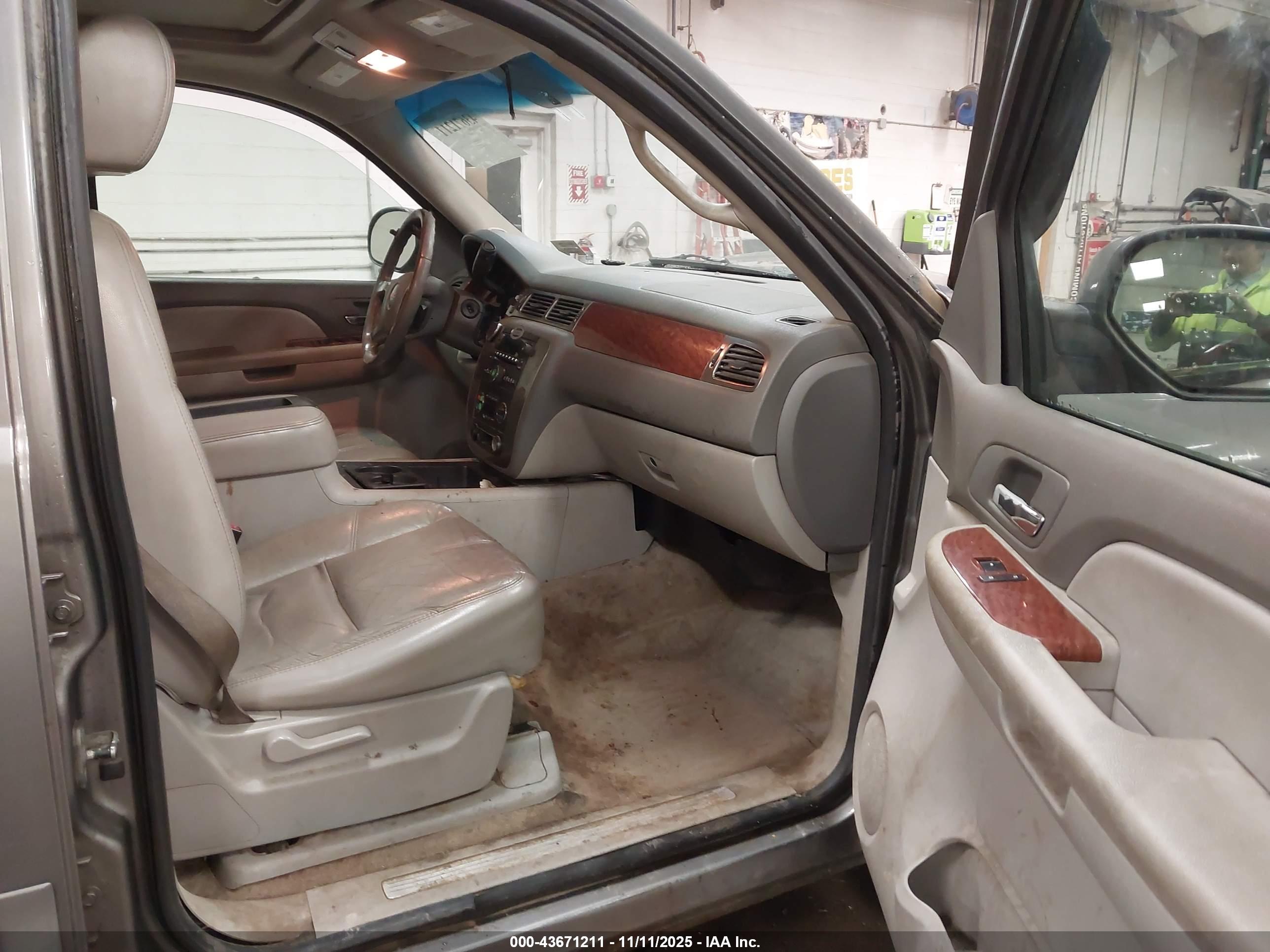 GMC YUKON image 5