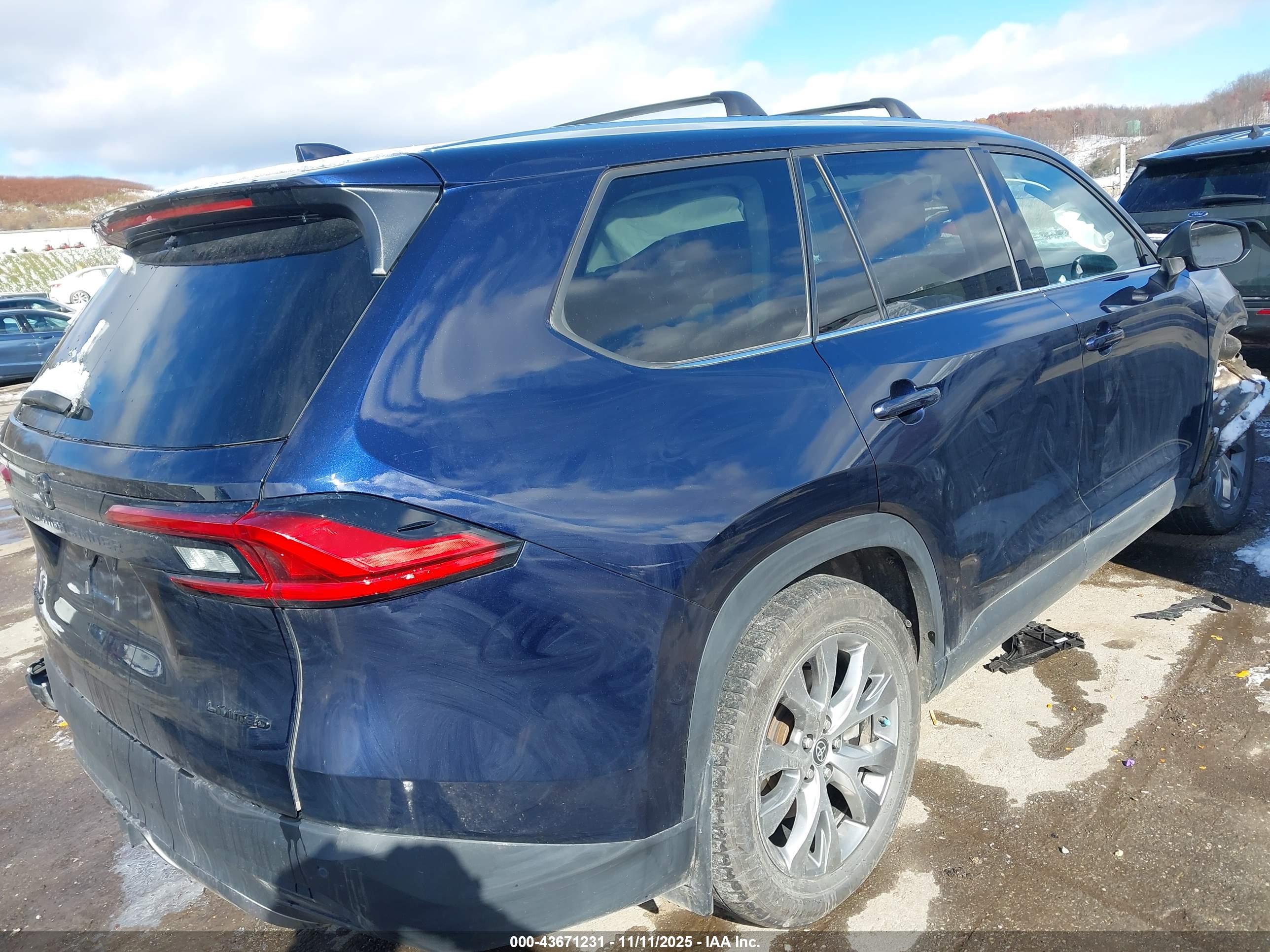 TOYOTA GRAND image 4