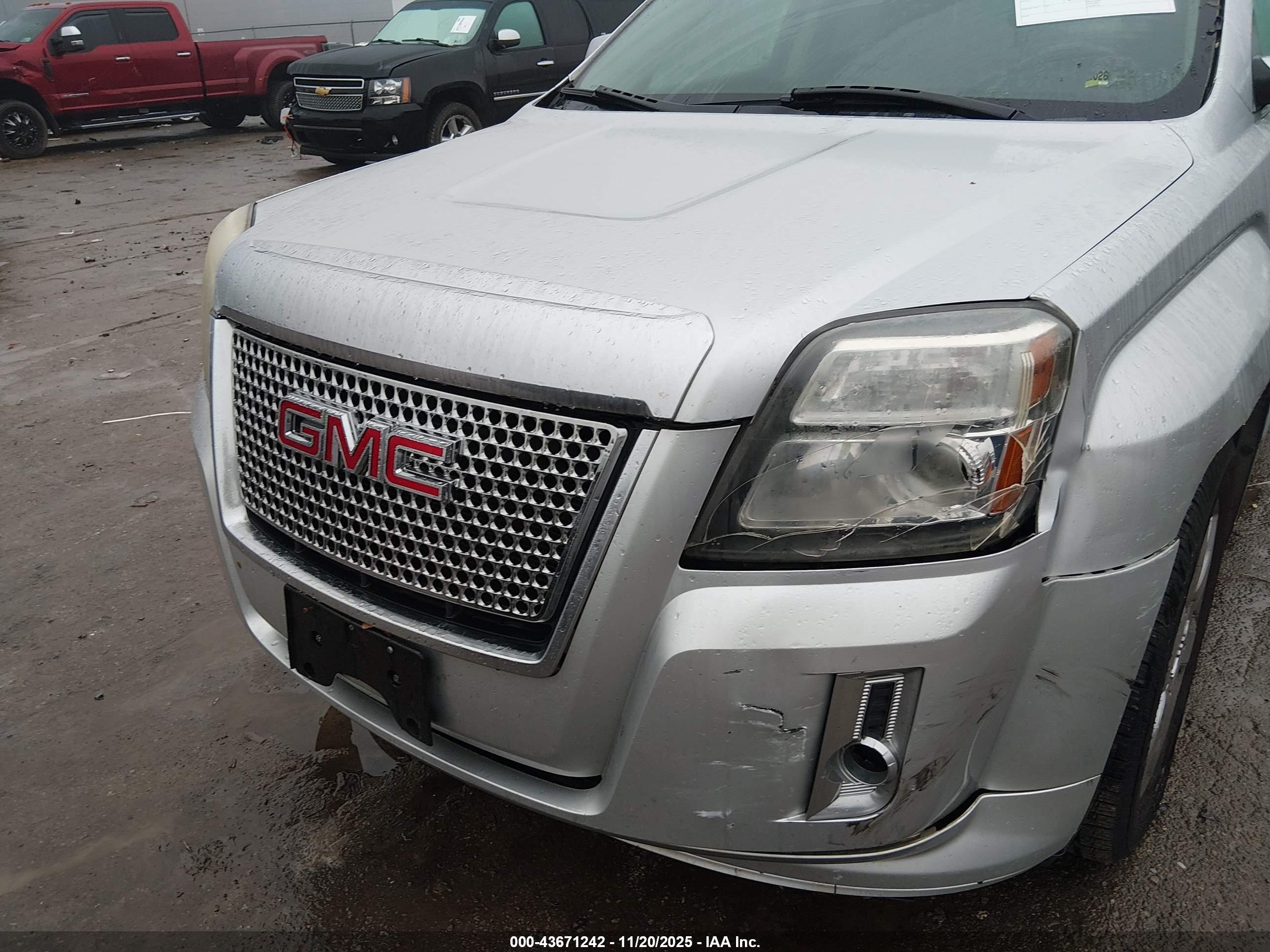 GMC TERRAIN image 6