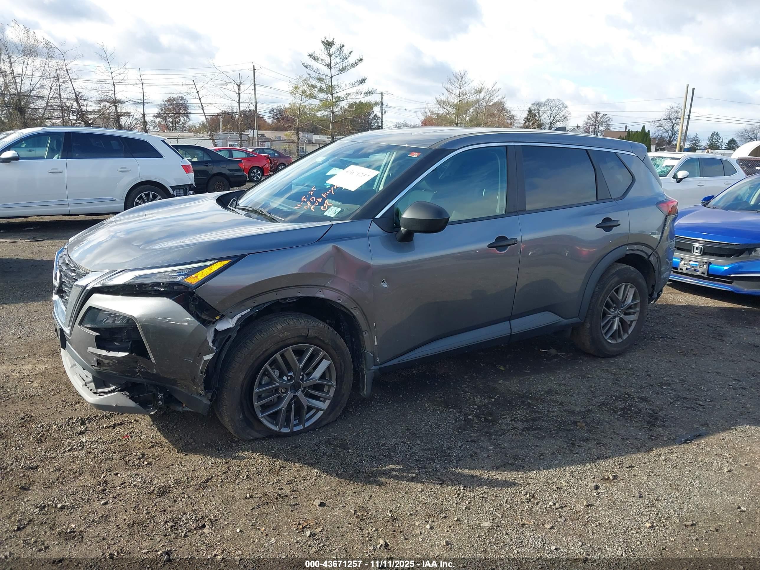 NISSAN ROGUE image 6