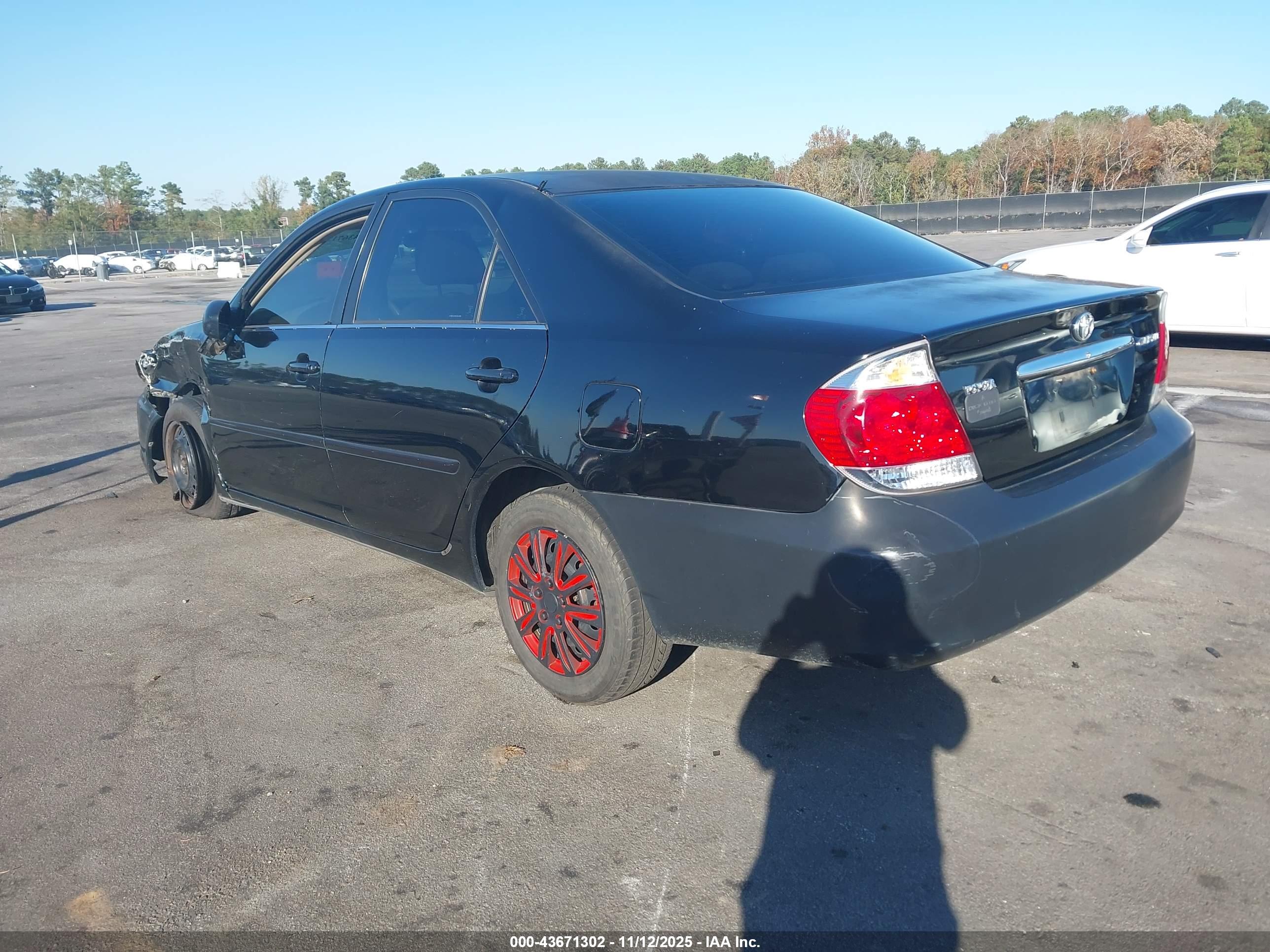 TOYOTA CAMRY image 3
