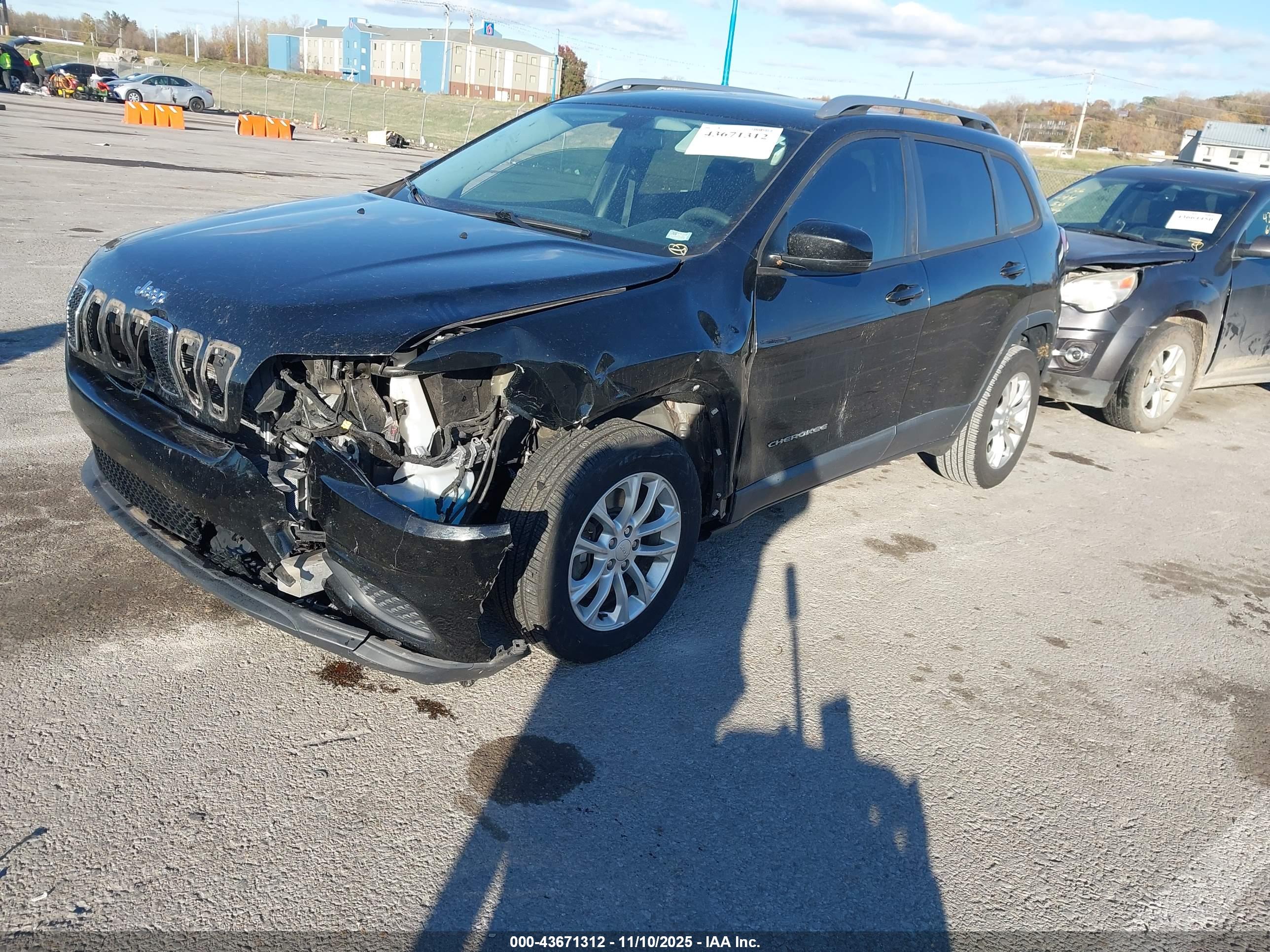 JEEP CHEROKEE image 2