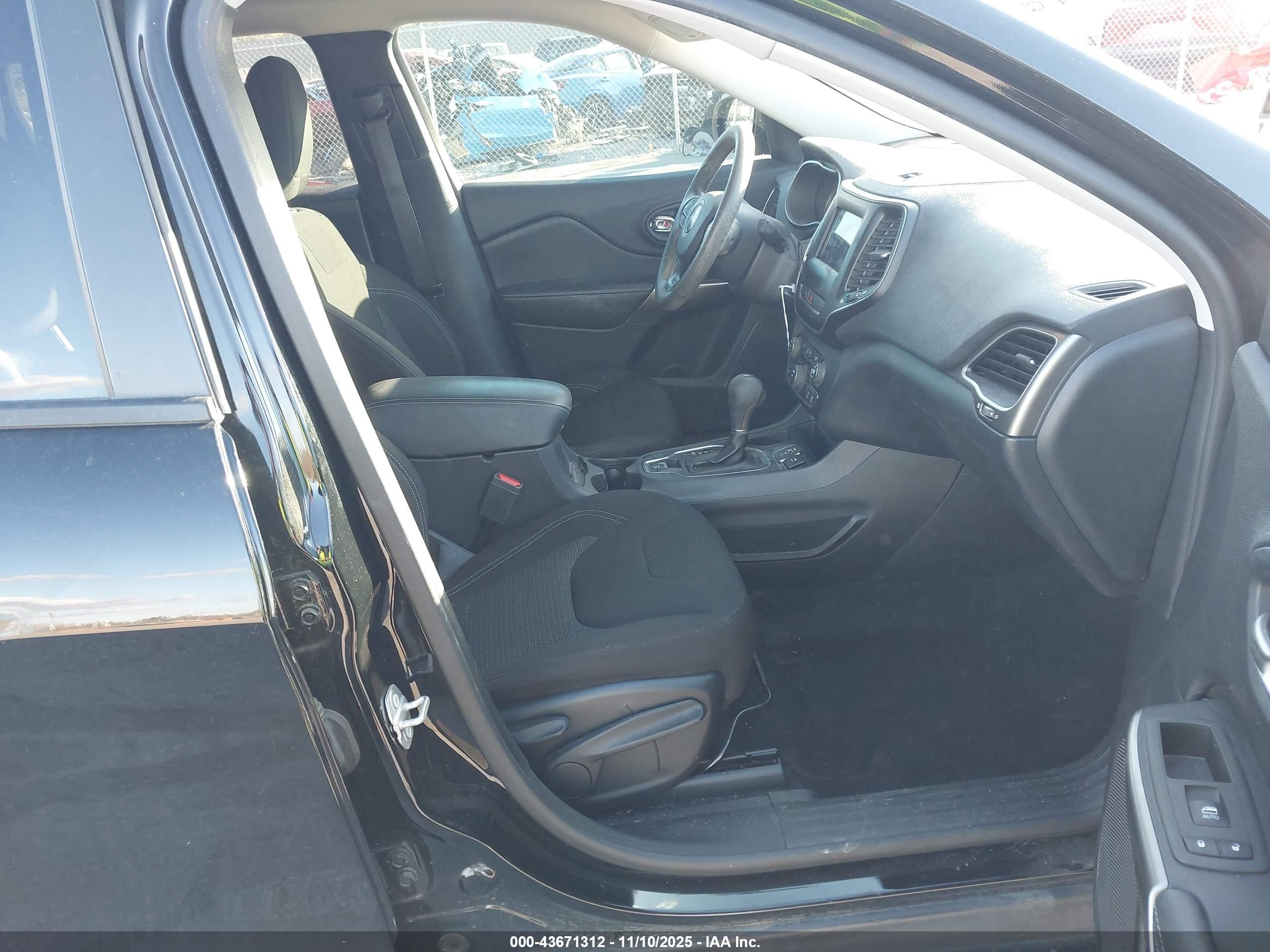 JEEP CHEROKEE image 5