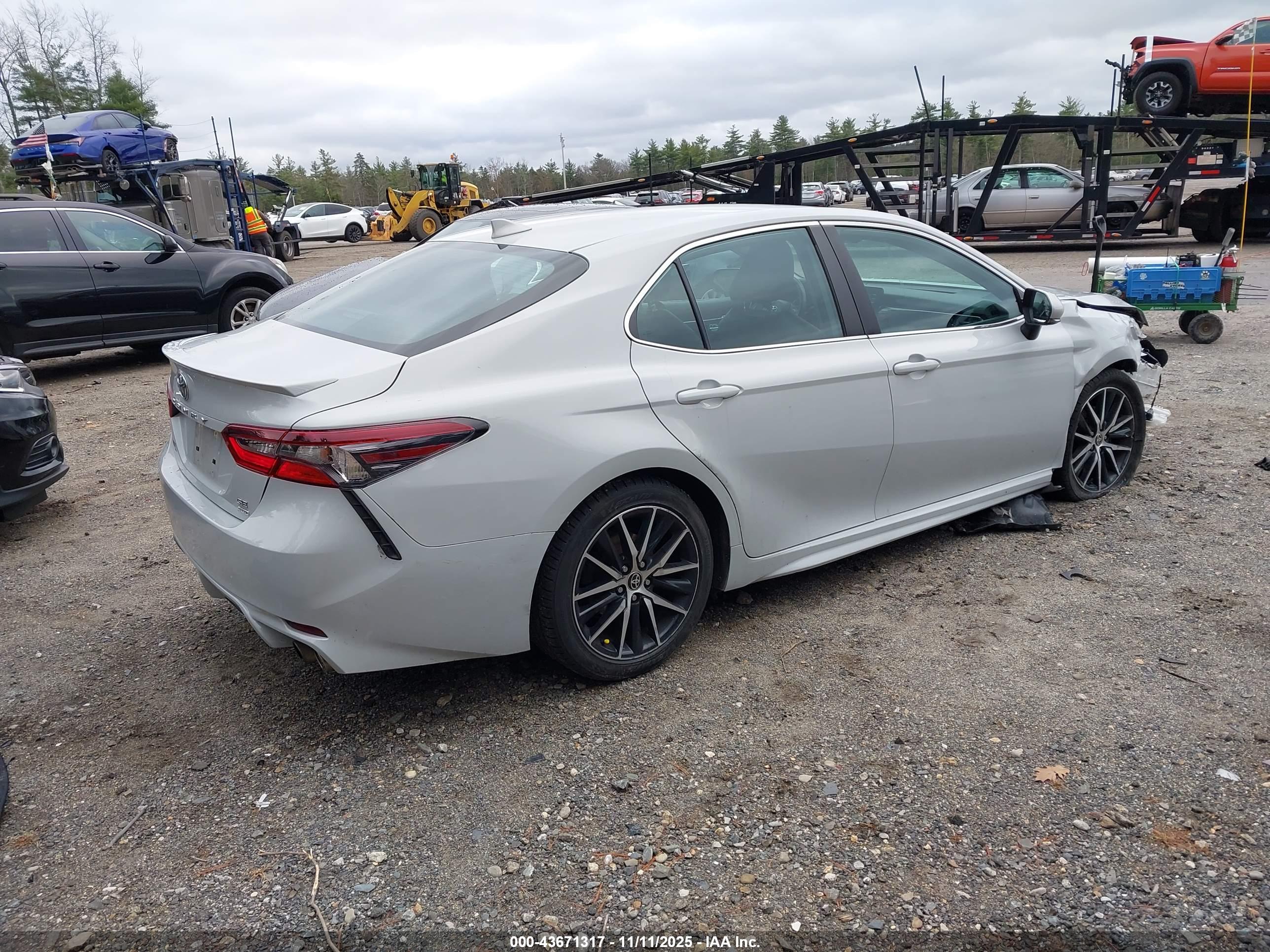 TOYOTA CAMRY image 4