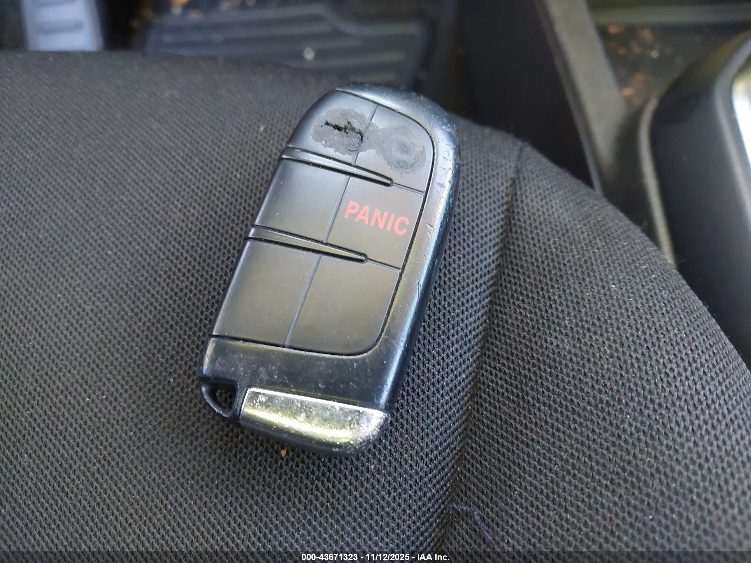 JEEP RENEGADE image 11