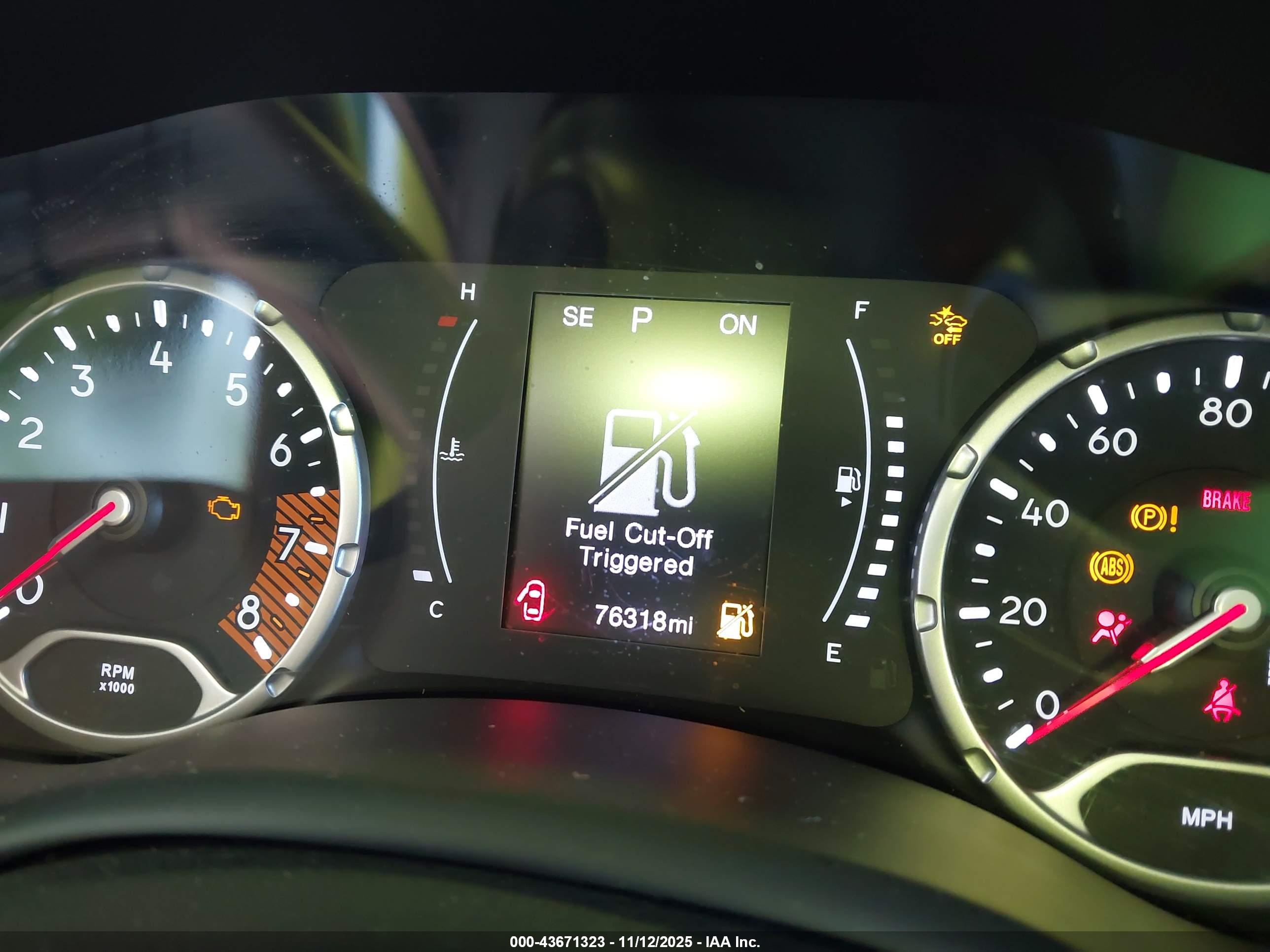 JEEP RENEGADE image 7