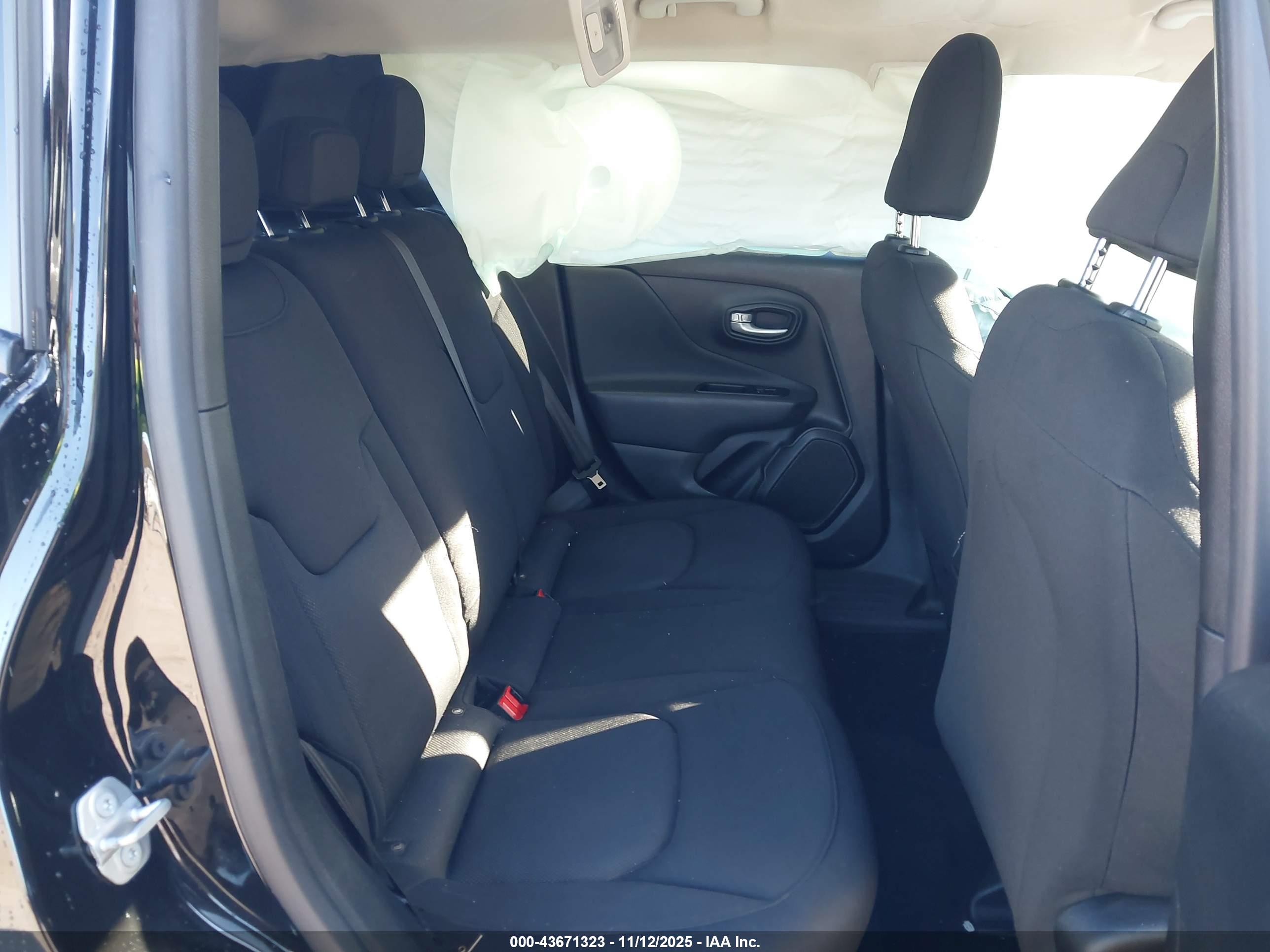 JEEP RENEGADE image 8