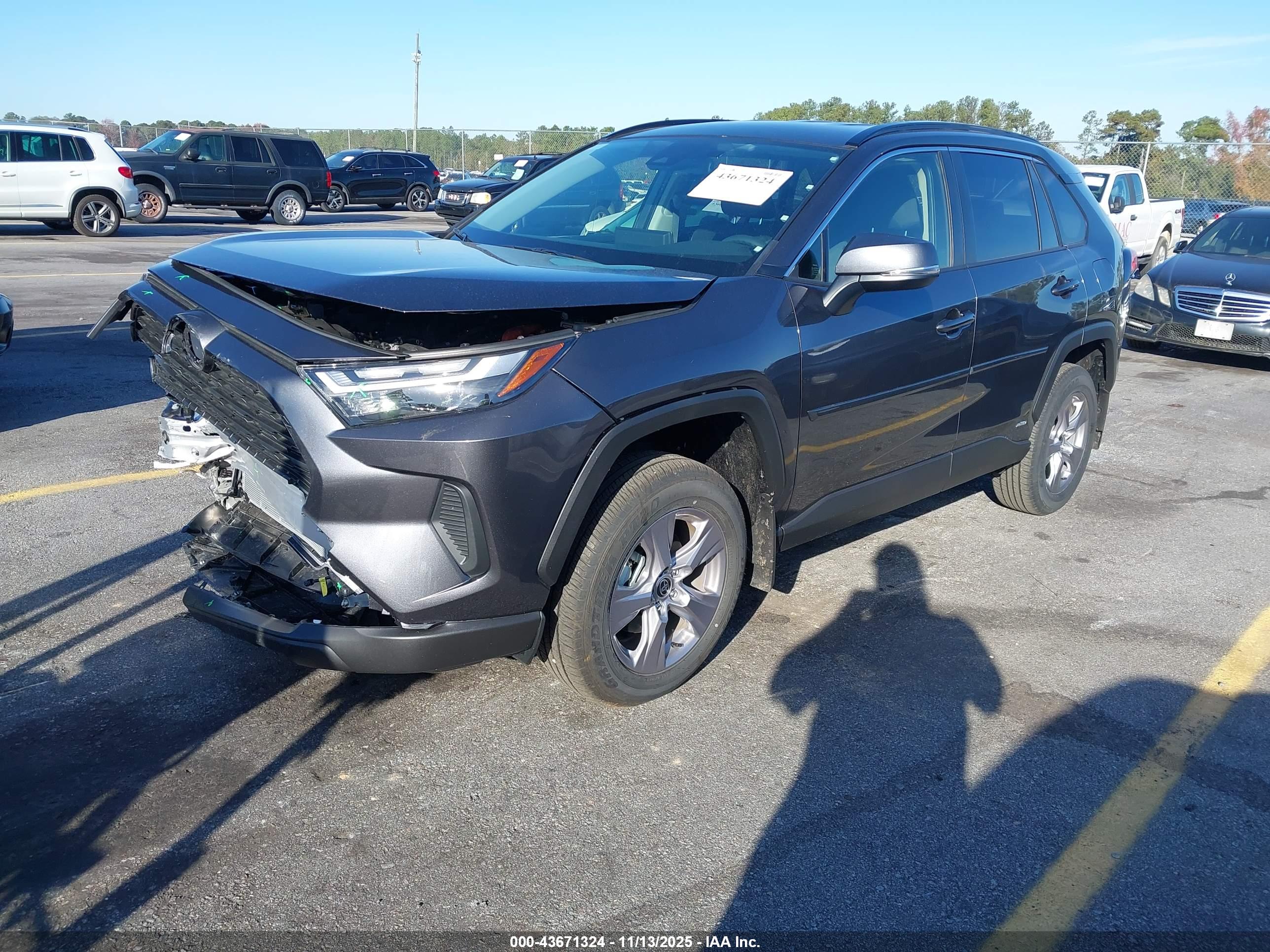 TOYOTA RAV4 image 2