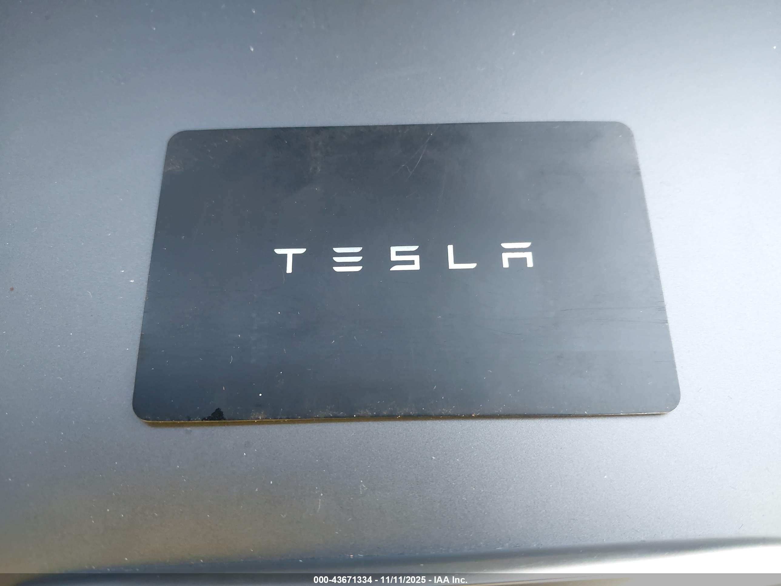 TESLA MODEL image 11