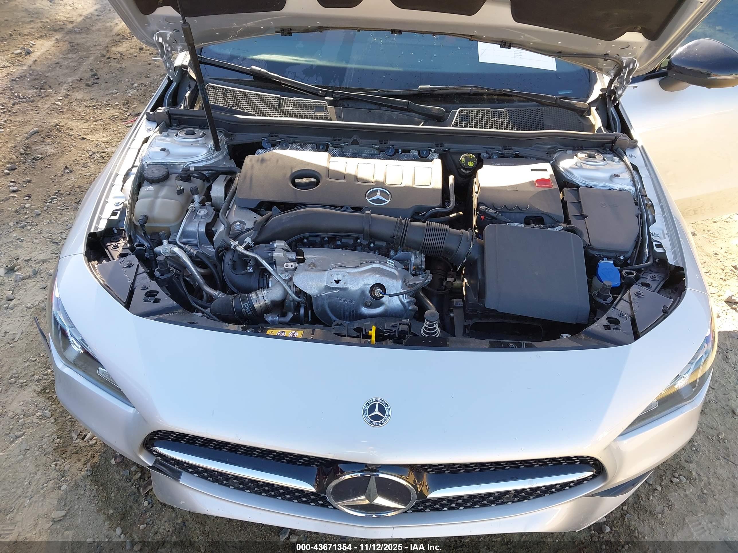 MERCEDES-BENZ CLA image 10