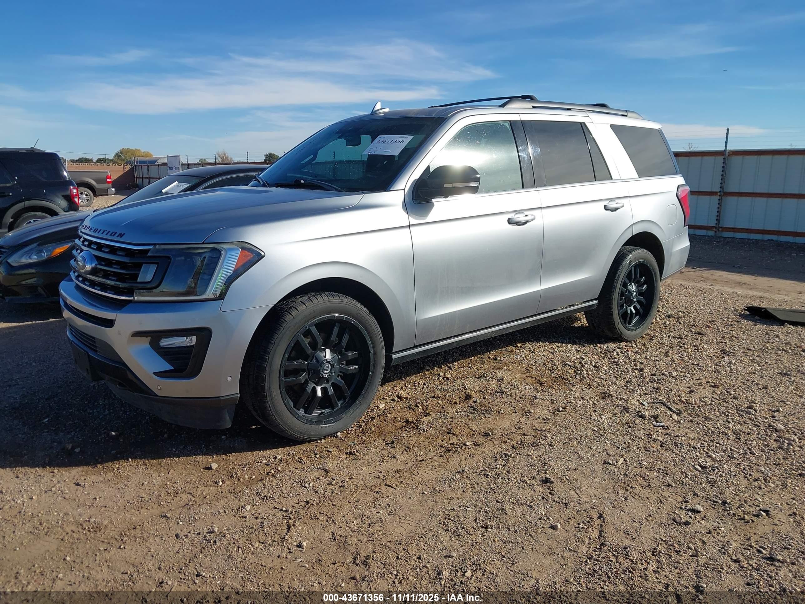 FORD EXPEDITION image 2