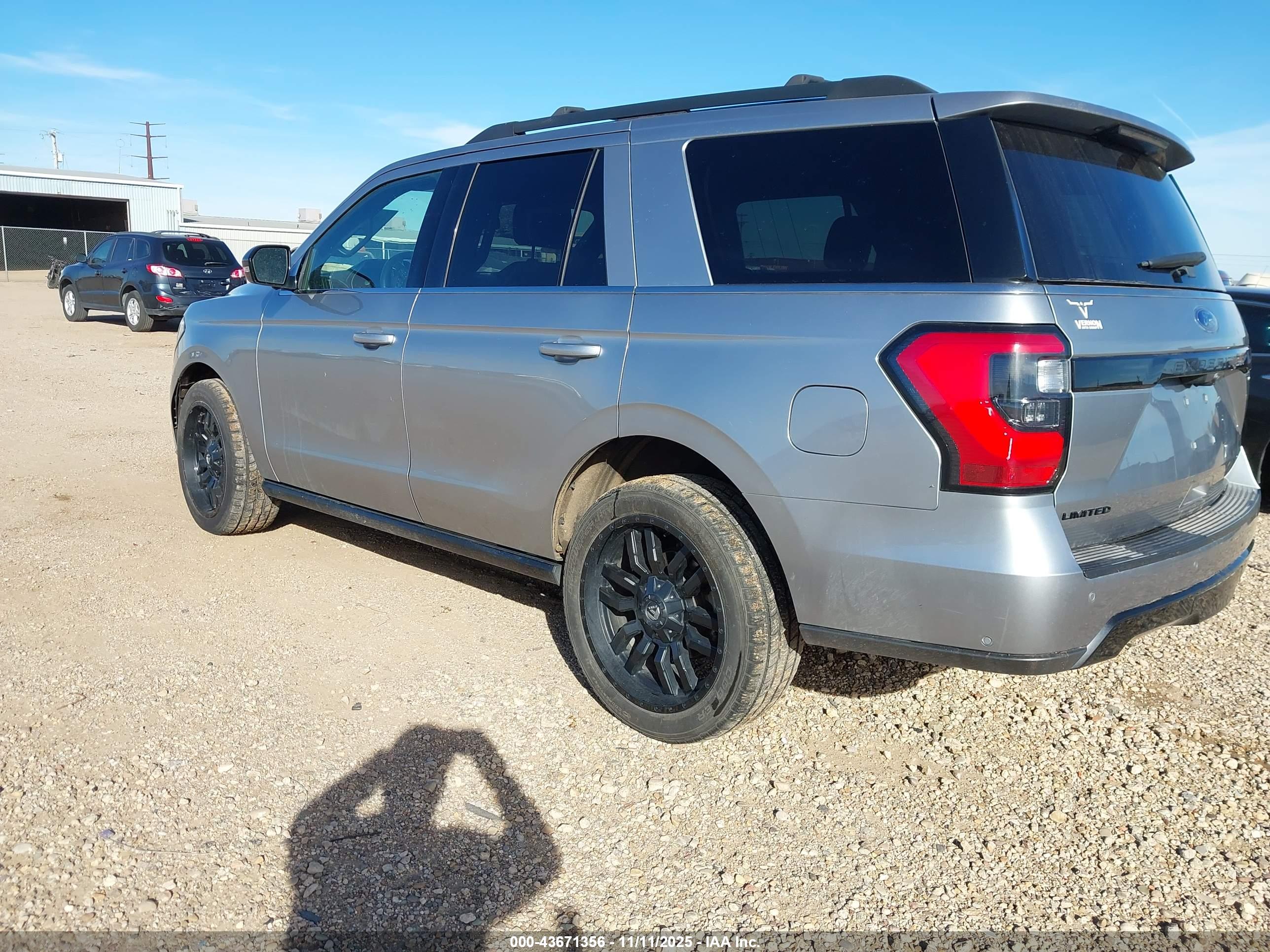FORD EXPEDITION image 3