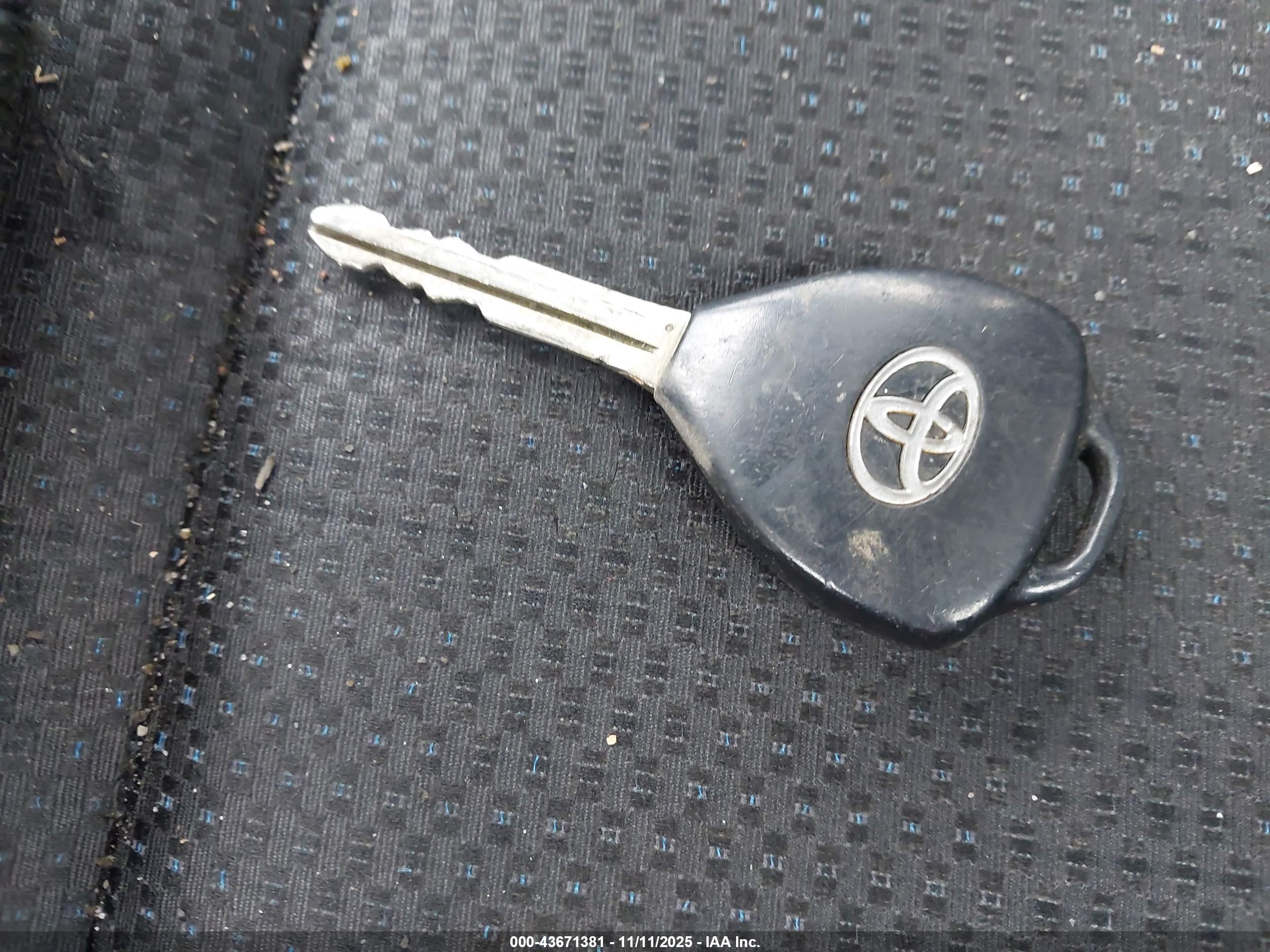 TOYOTA COROLLA image 11