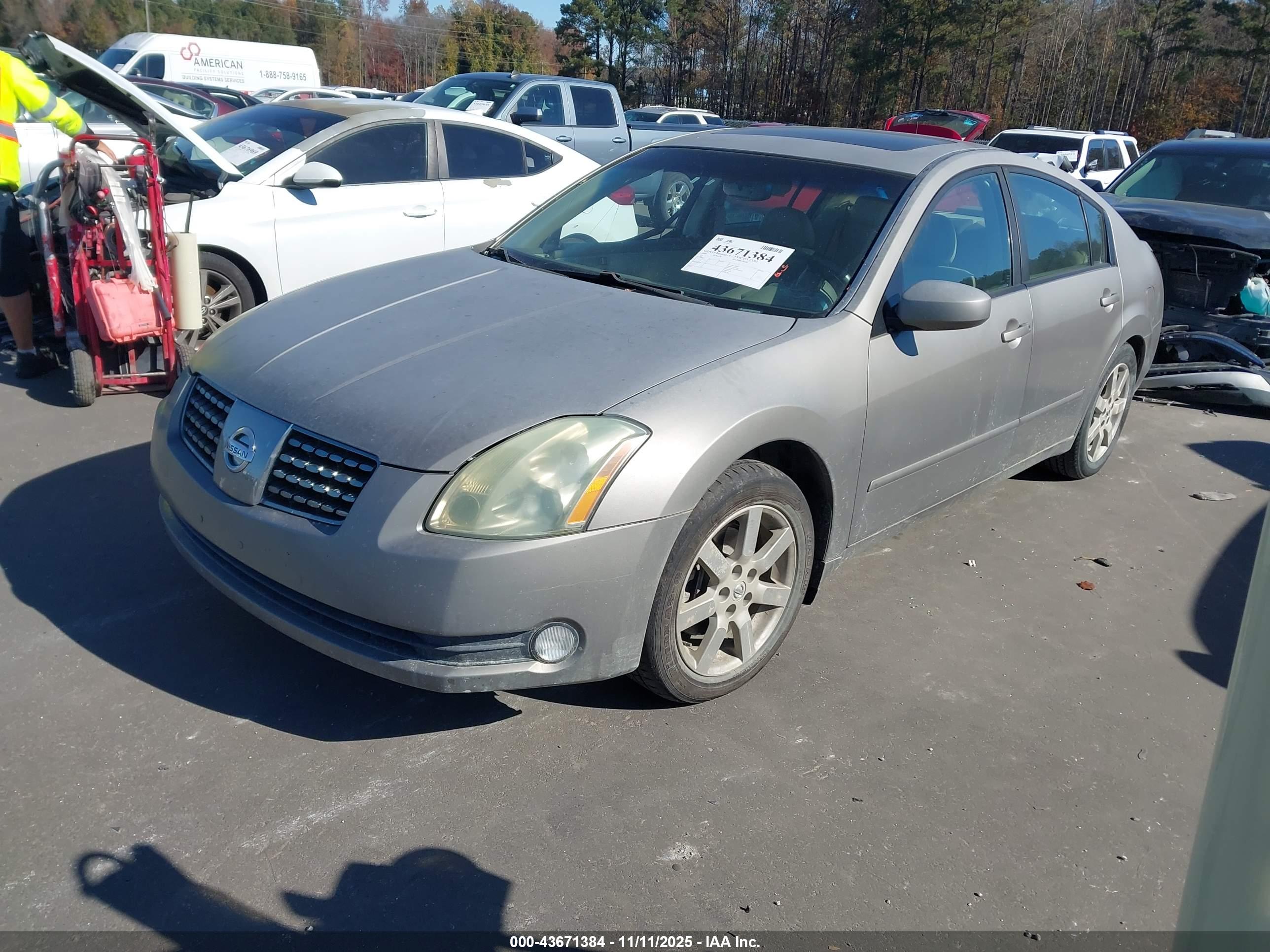 NISSAN MAXIMA image 2