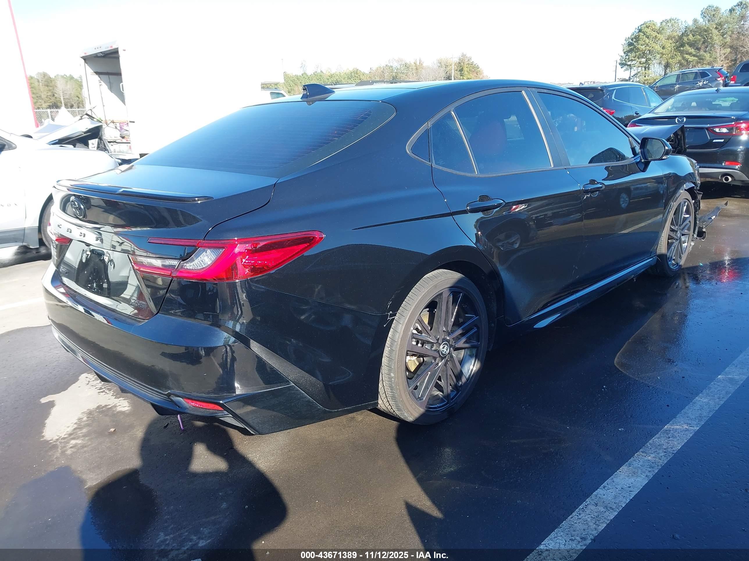 TOYOTA CAMRY image 4