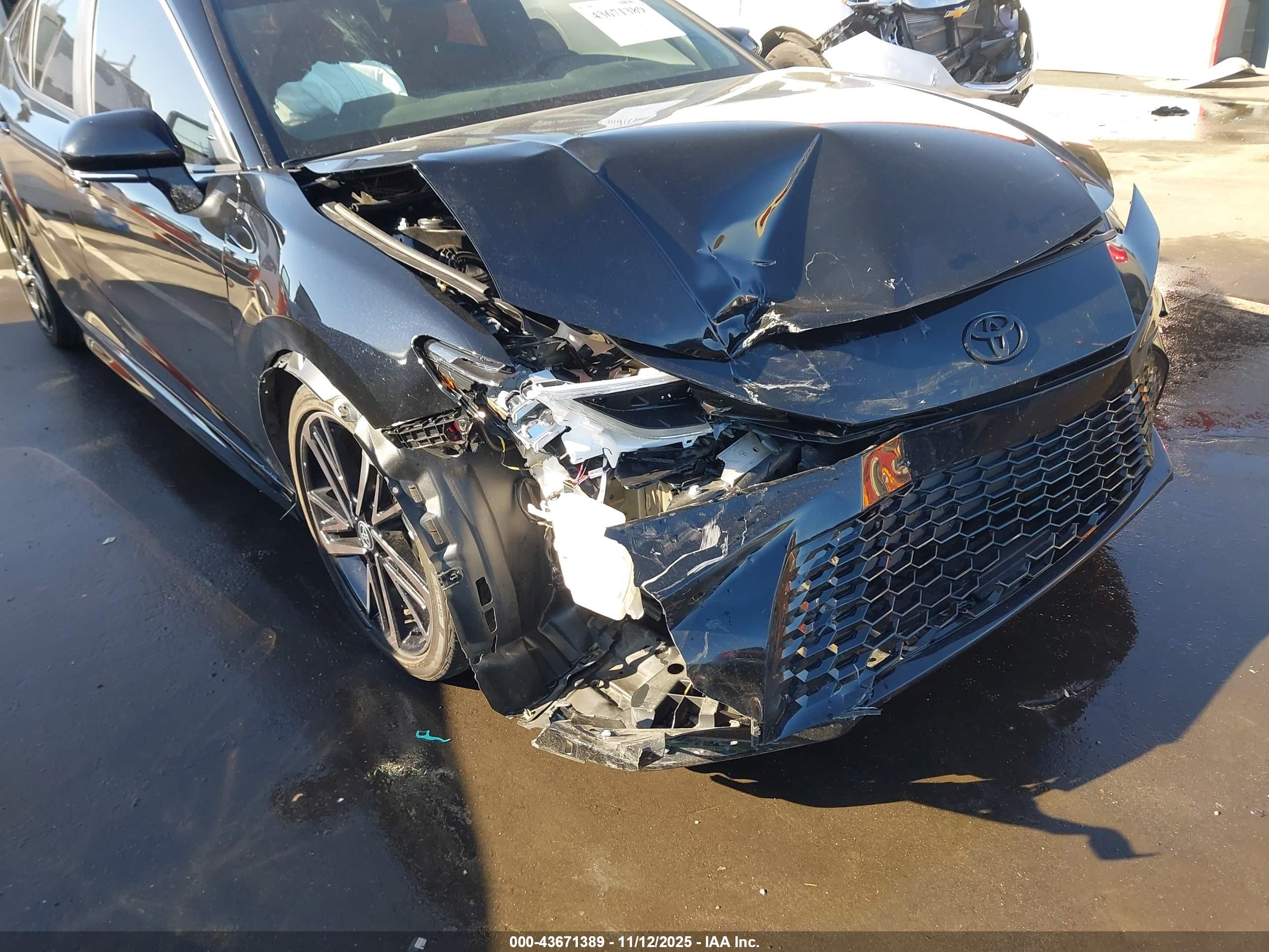 TOYOTA CAMRY image 6