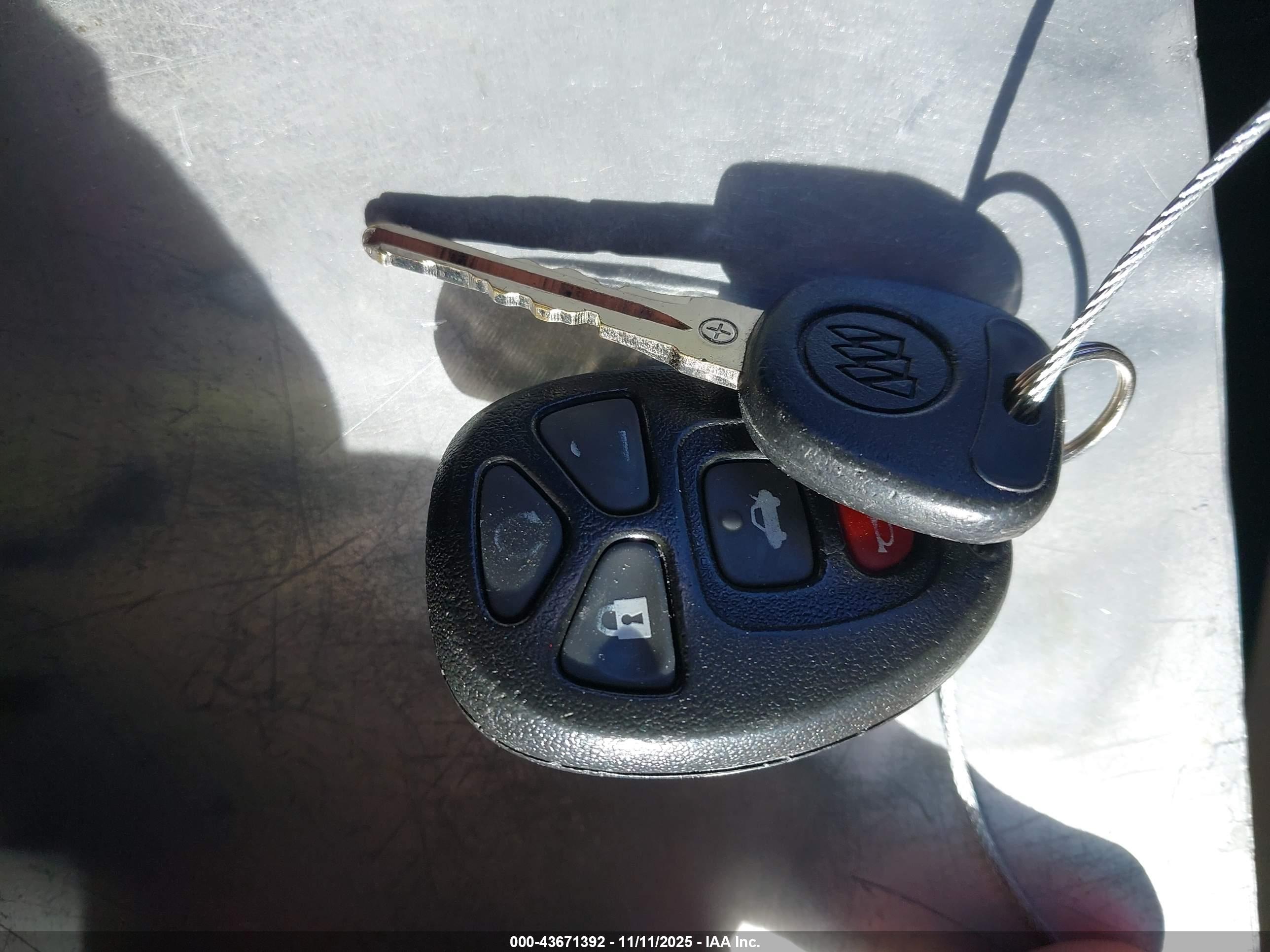 BUICK LUCERNE image 11