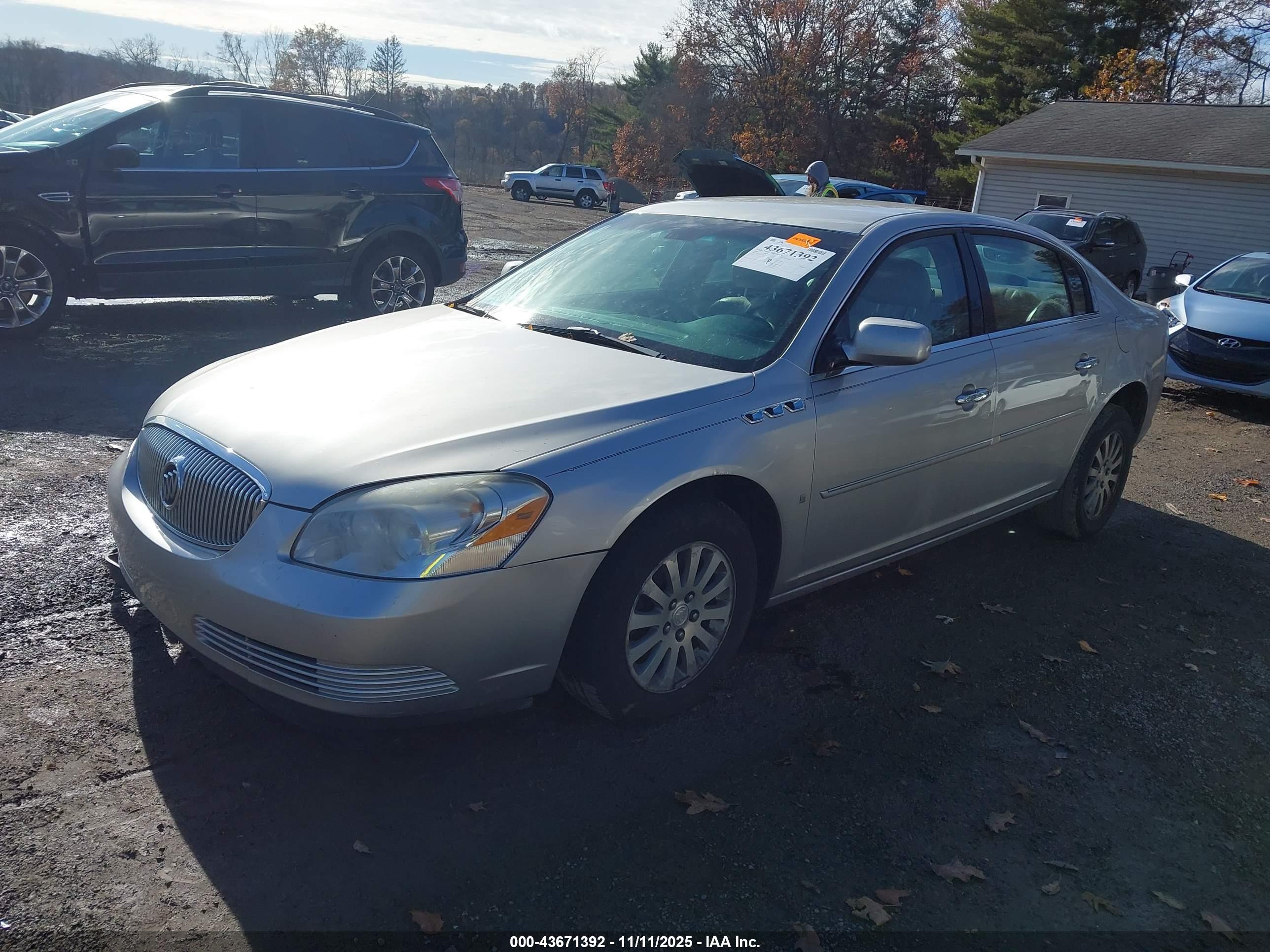 BUICK LUCERNE image 2