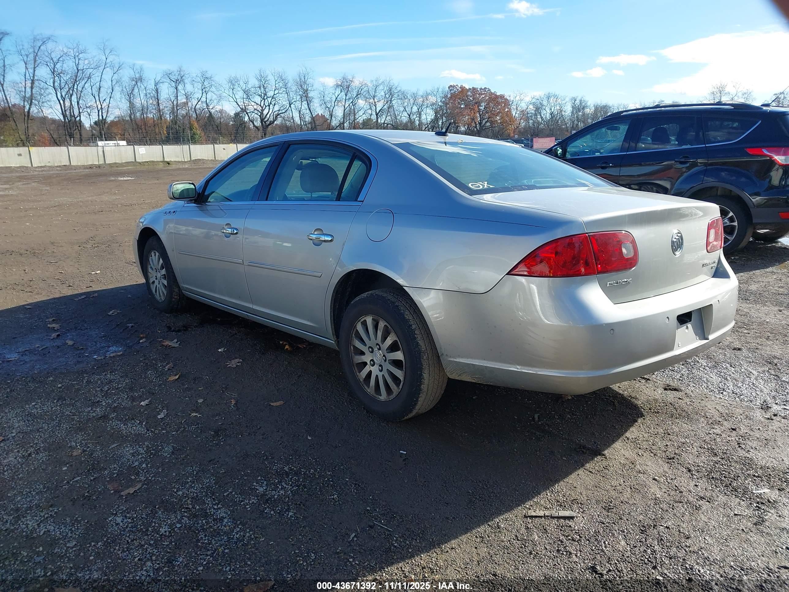 BUICK LUCERNE image 3