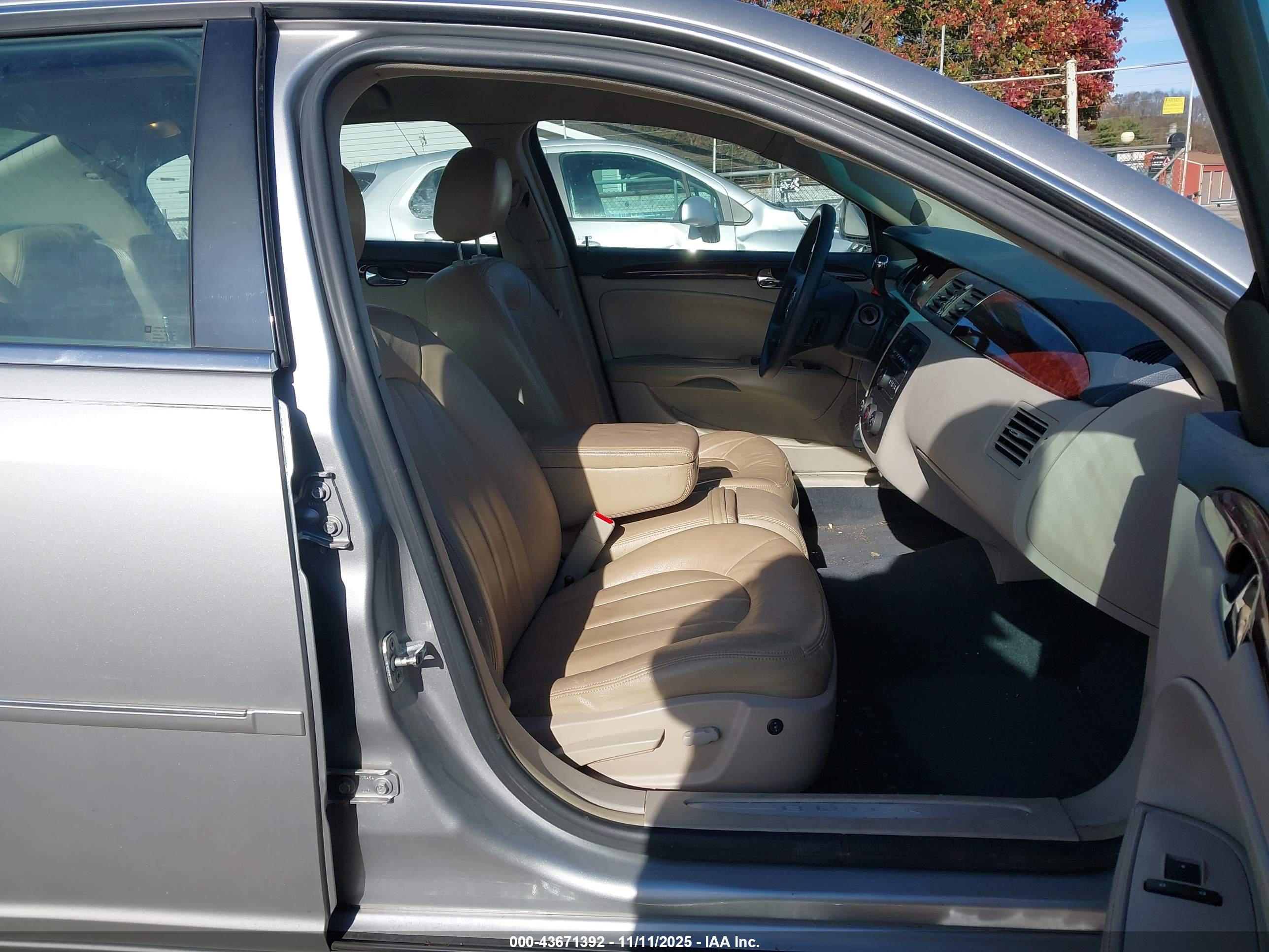 BUICK LUCERNE image 5