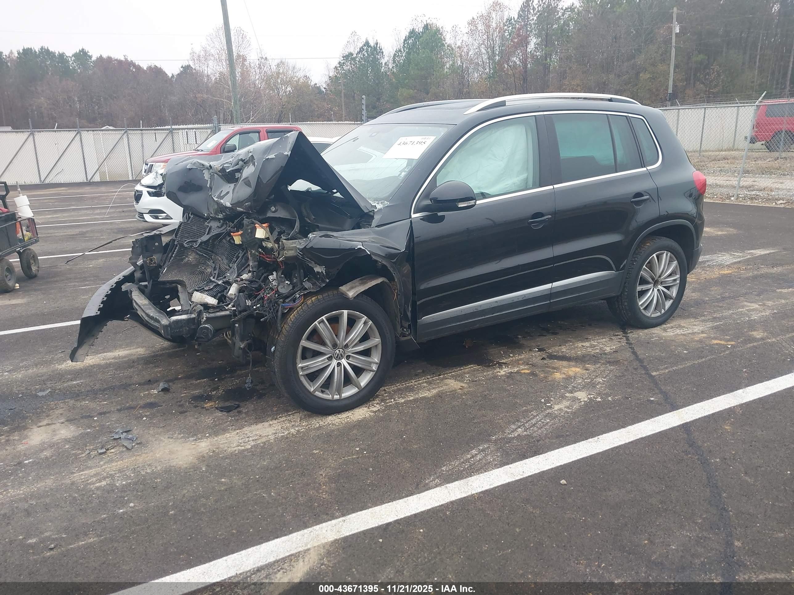 VOLKSWAGEN TIGUAN image 2