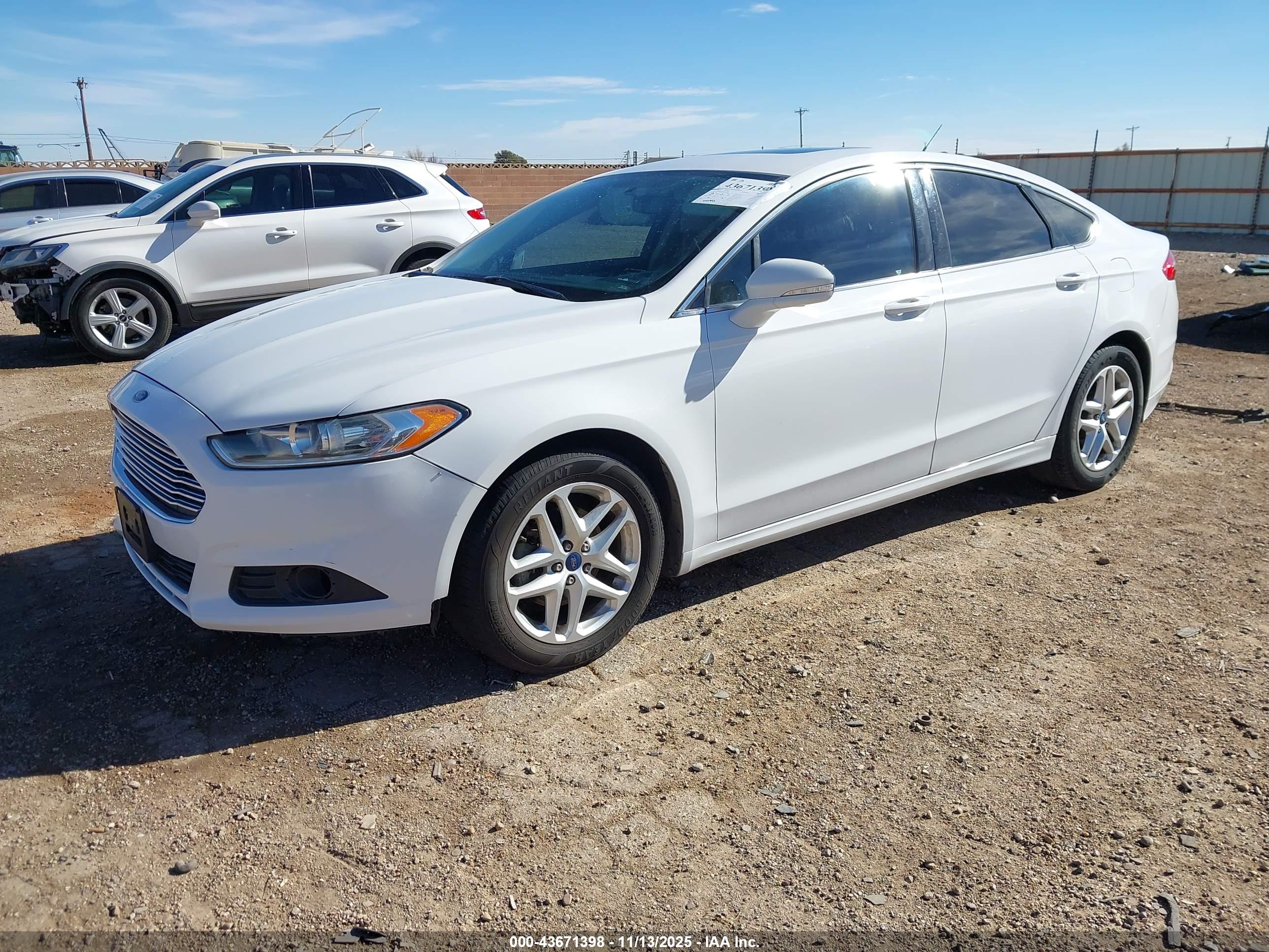 FORD FUSION image 2