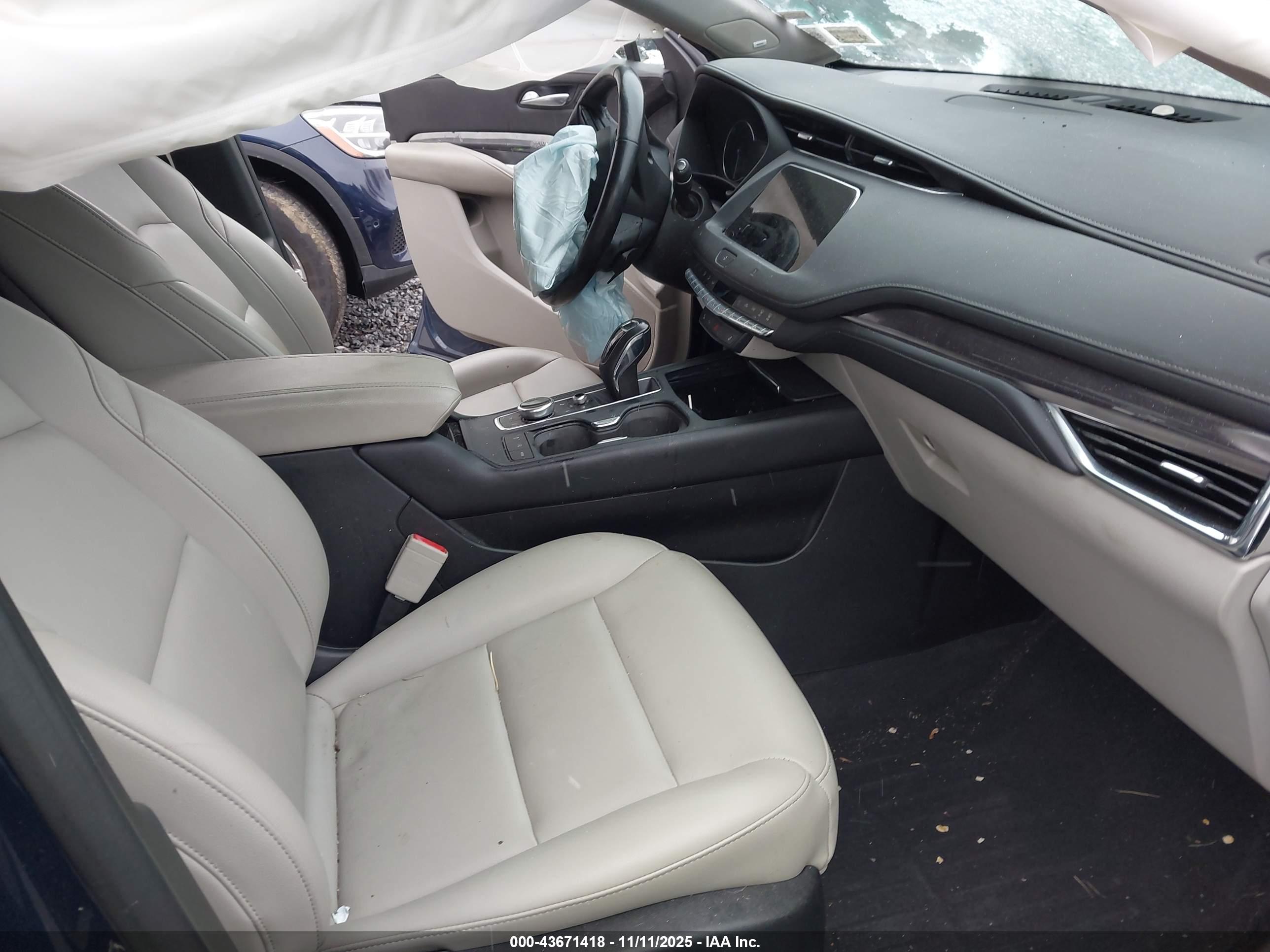 CADILLAC XT4 image 5