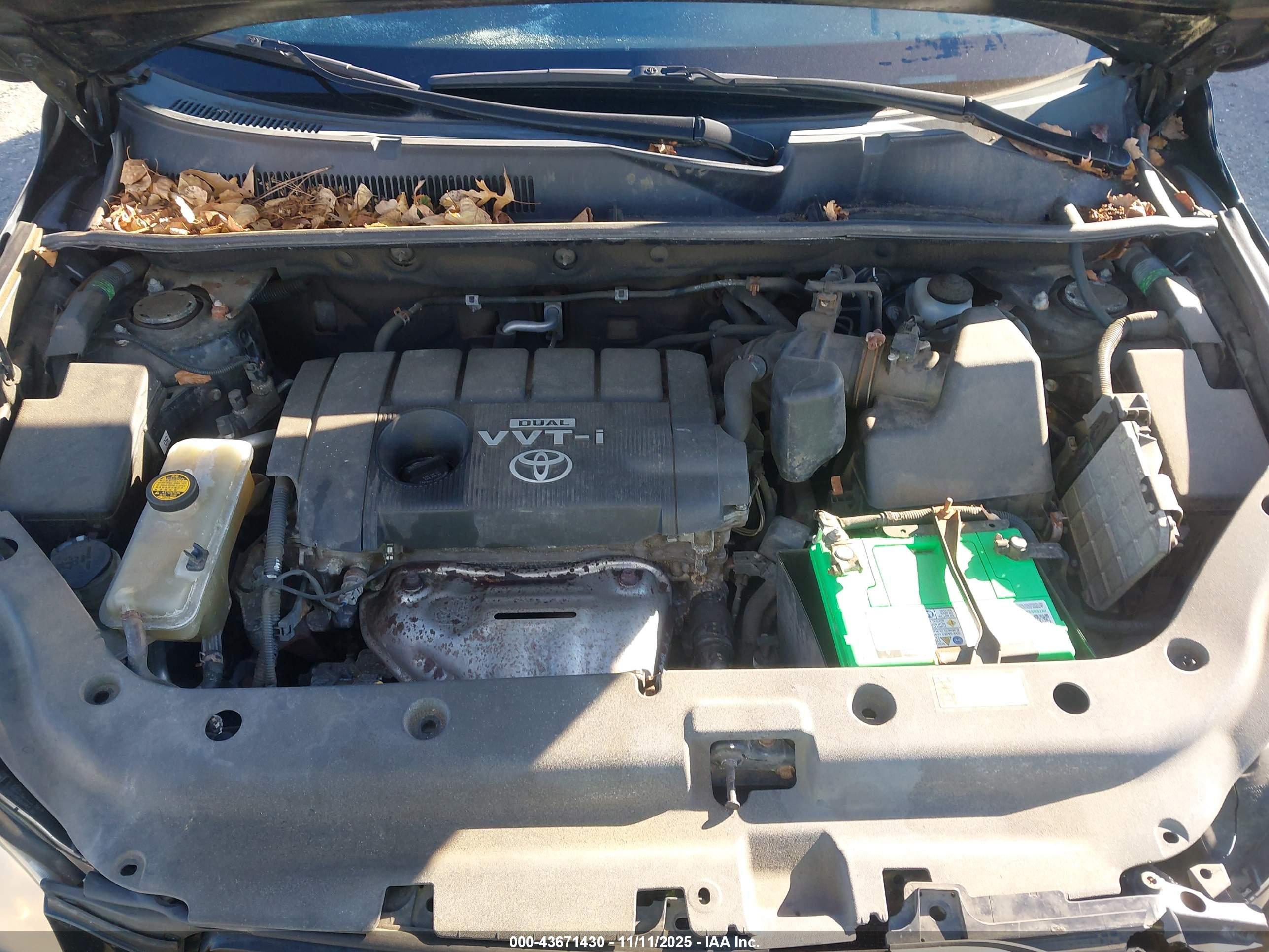 TOYOTA RAV4 image 10