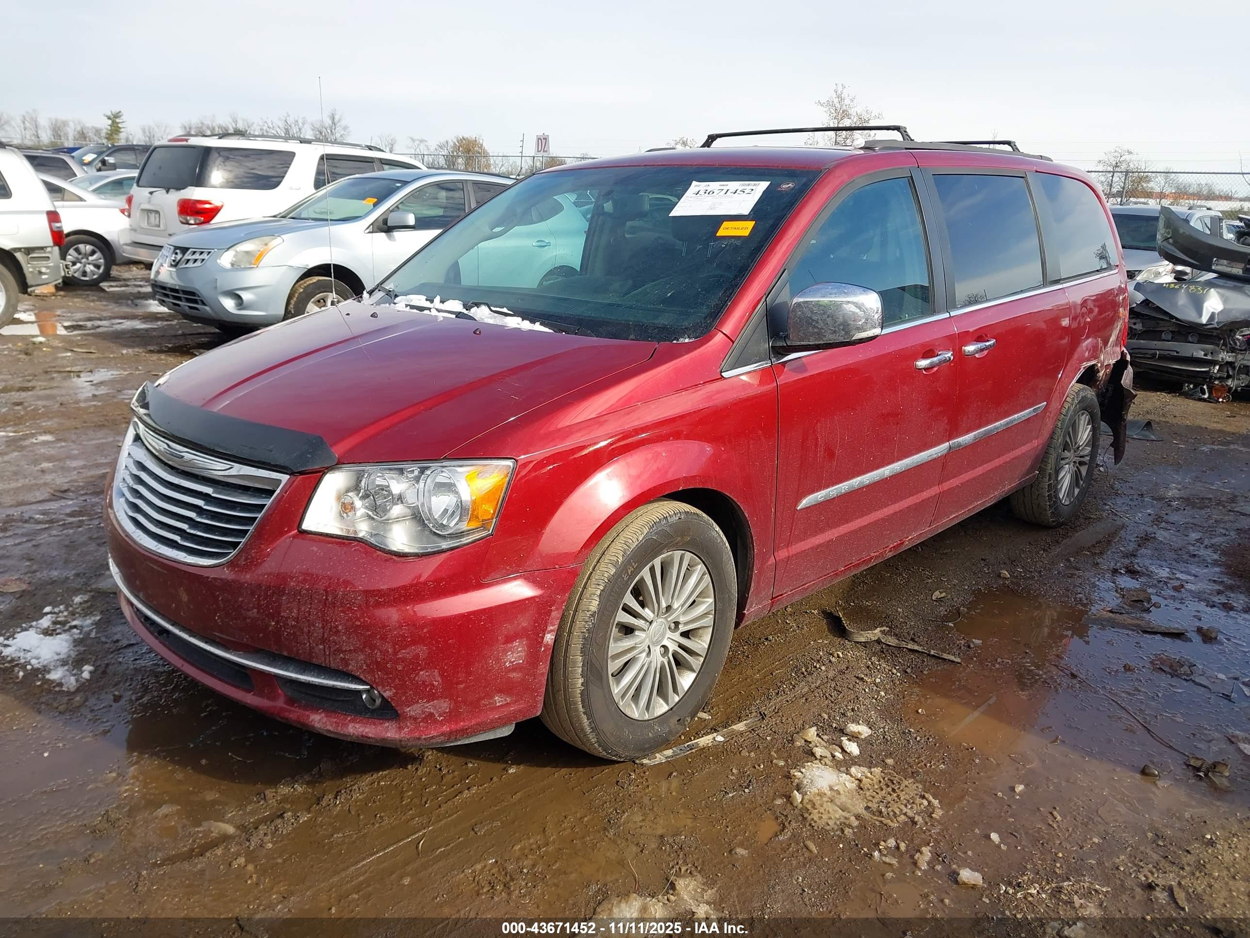 CHRYSLER TOWN image 2