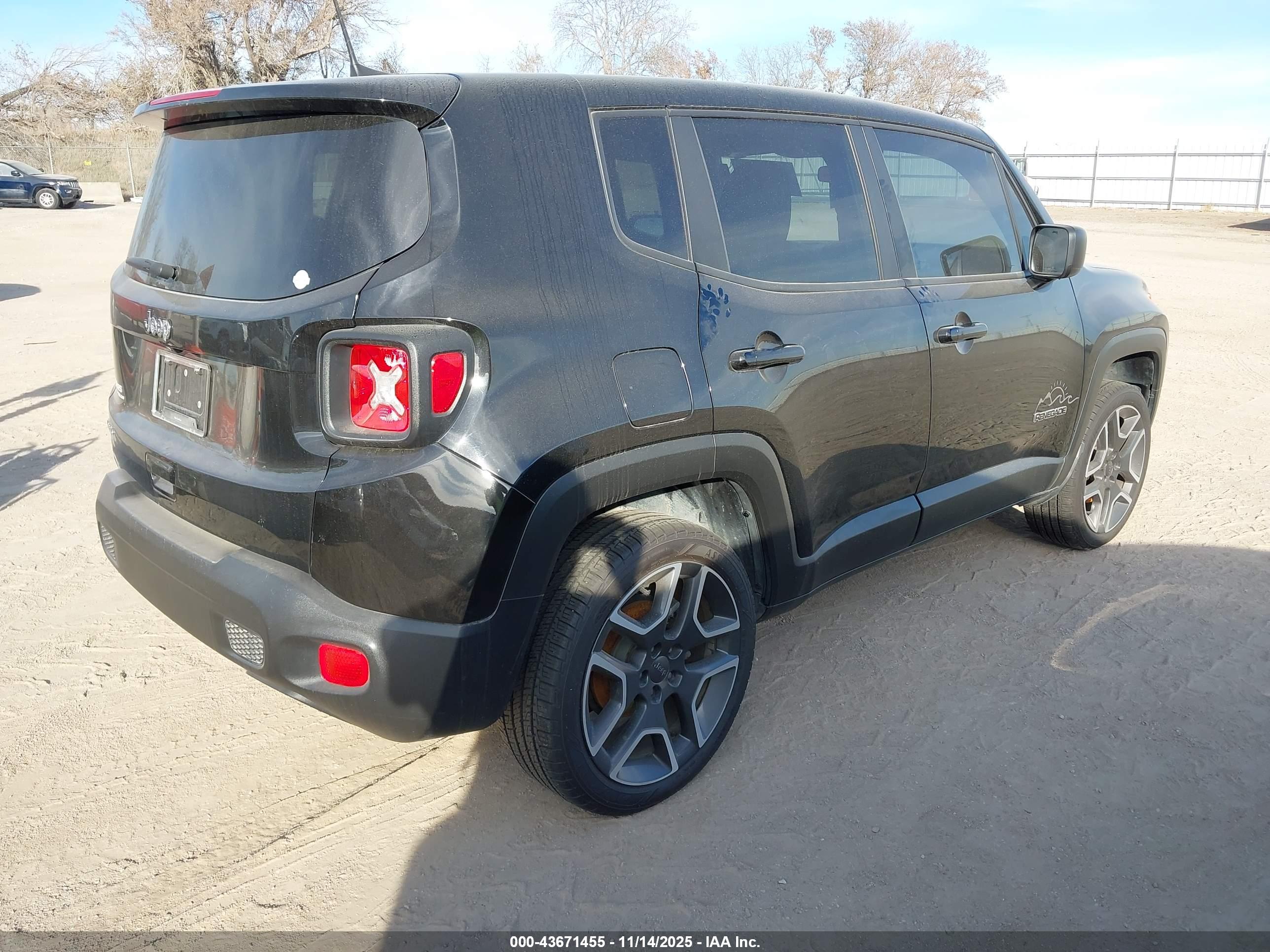 JEEP RENEGADE image 4