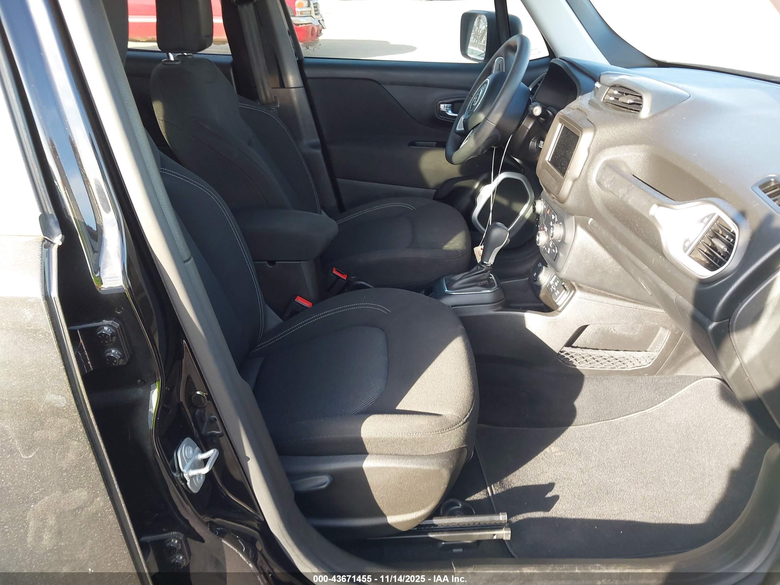 JEEP RENEGADE image 5