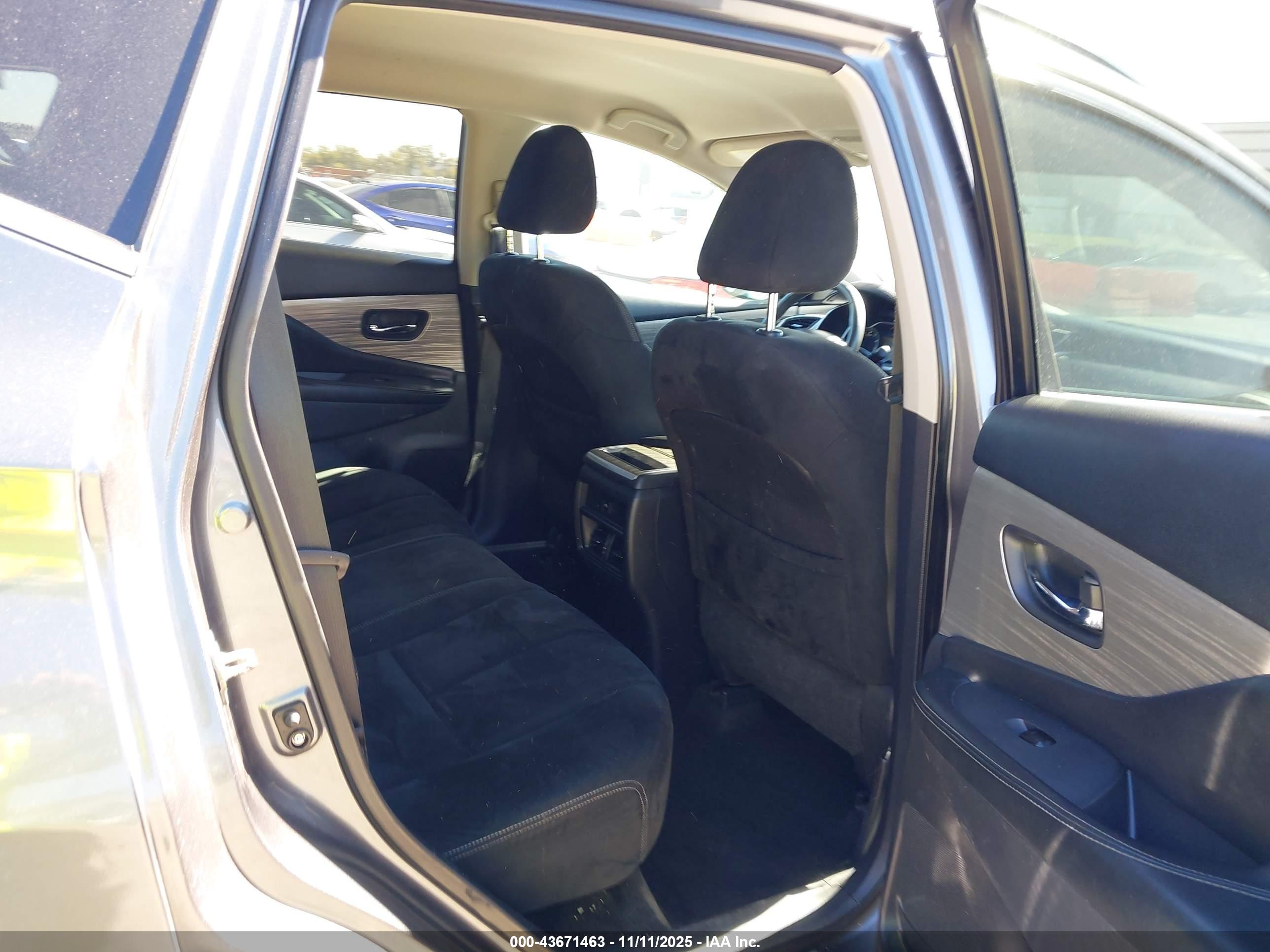 NISSAN MURANO image 8