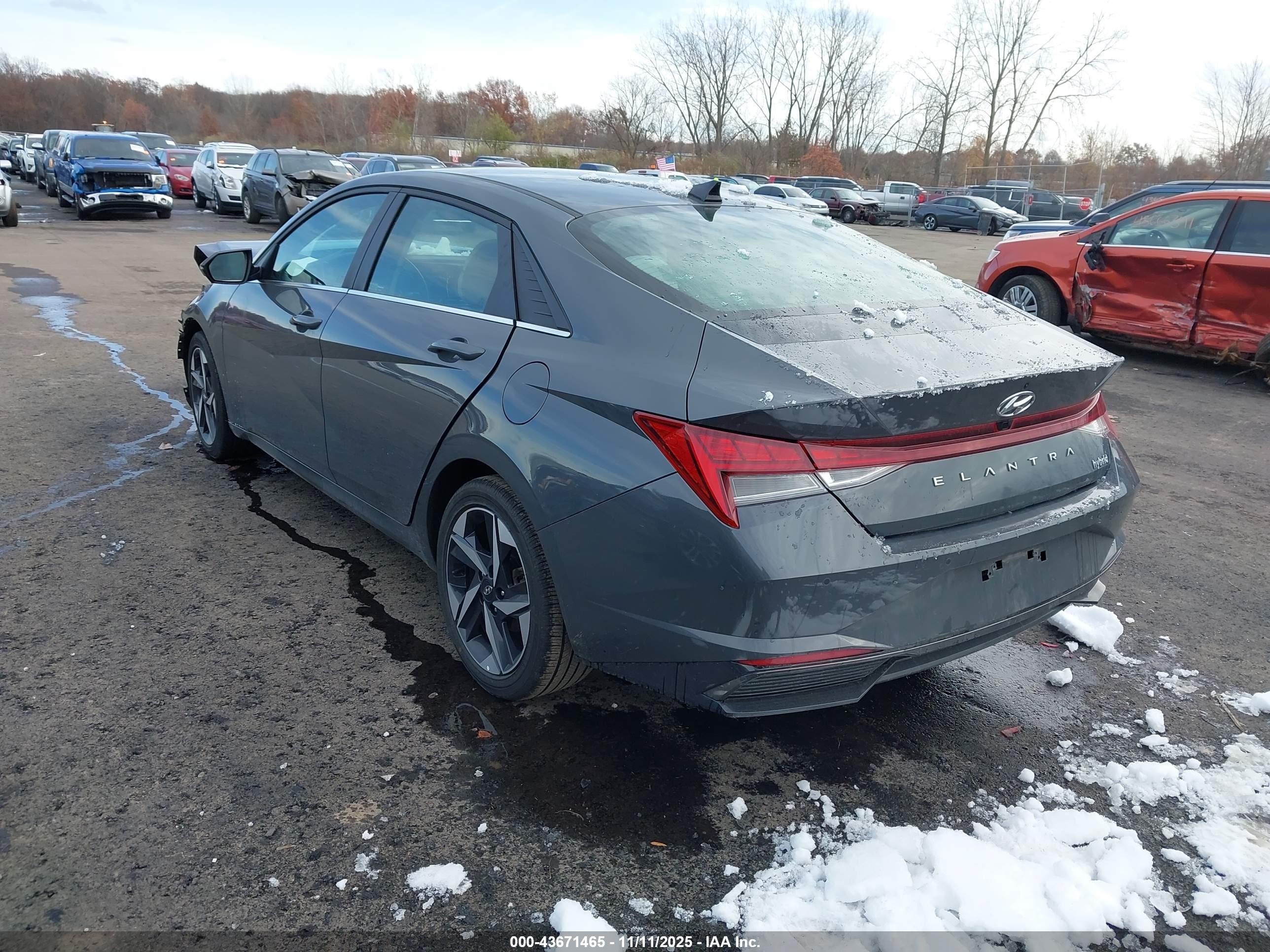 HYUNDAI ELANTRA image 3