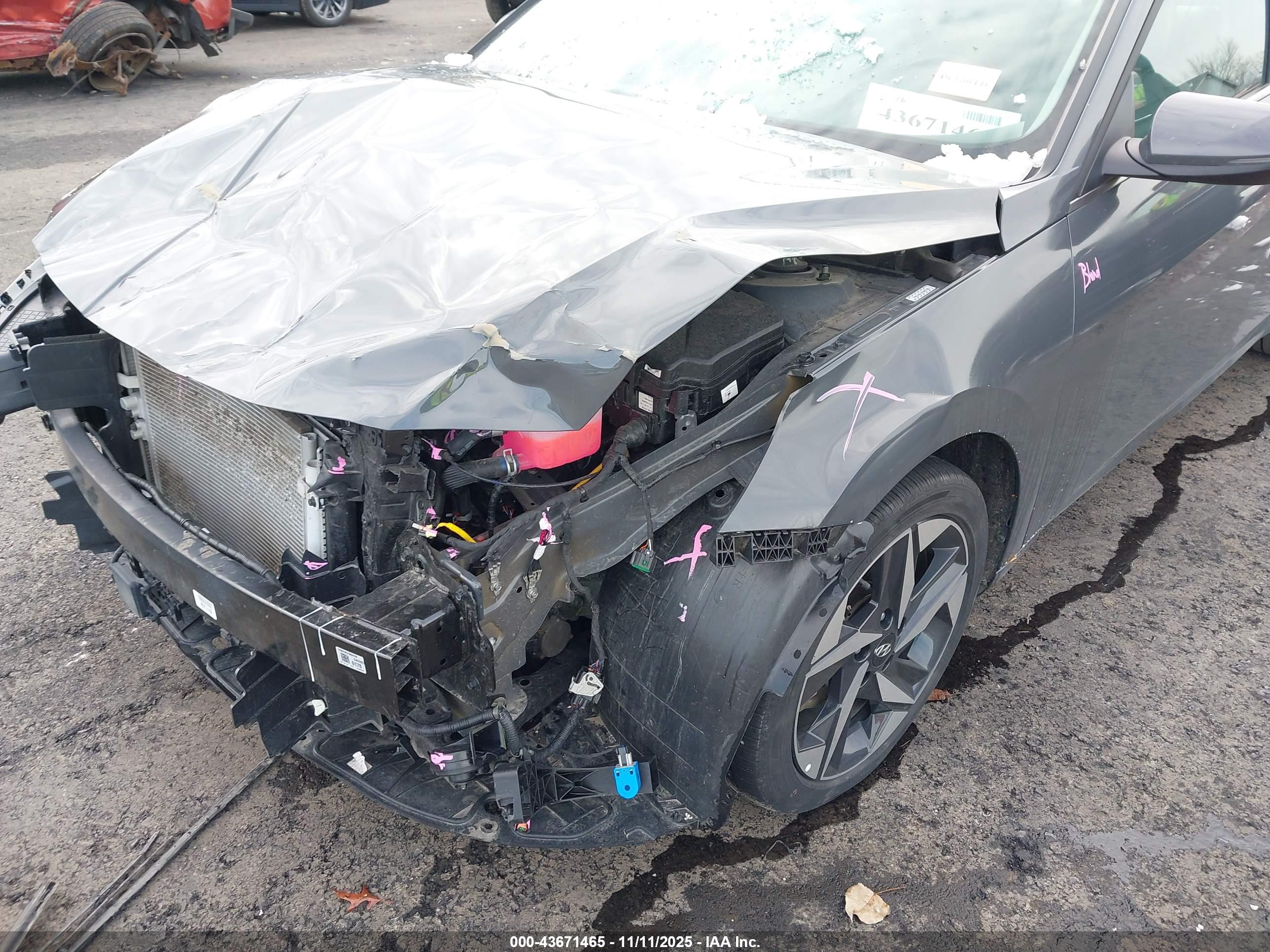 HYUNDAI ELANTRA image 6