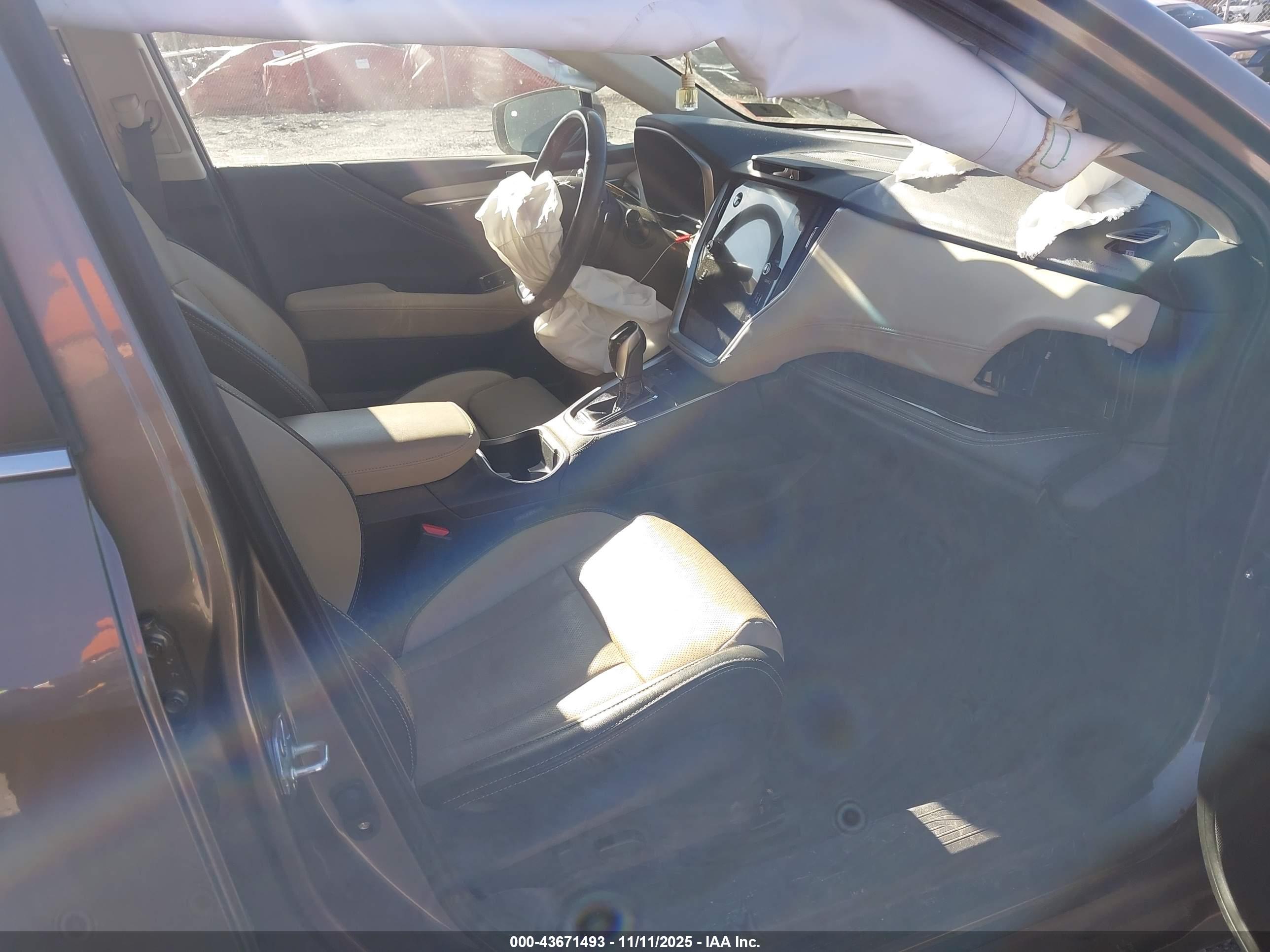 SUBARU OUTBACK image 5