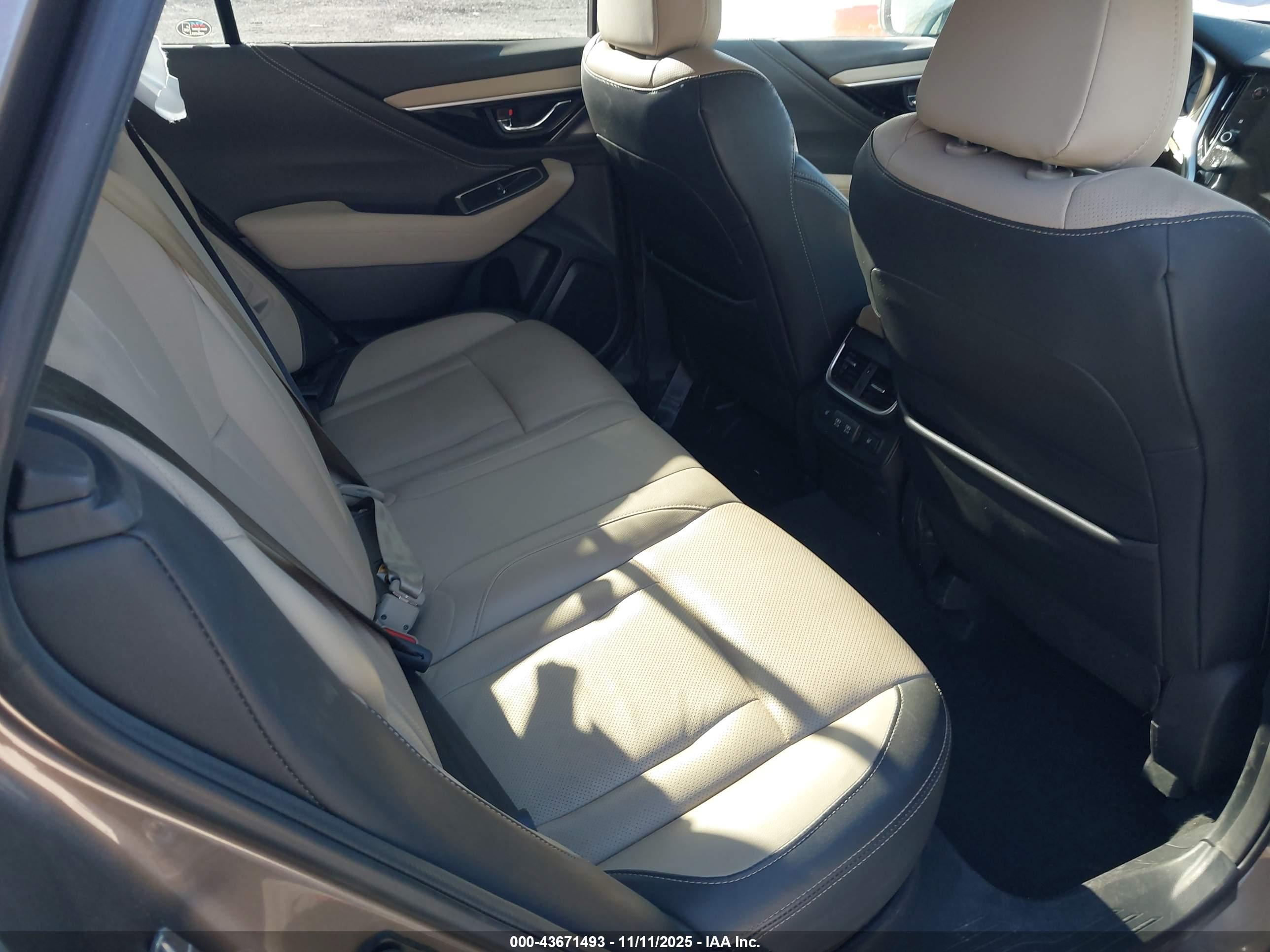 SUBARU OUTBACK image 8