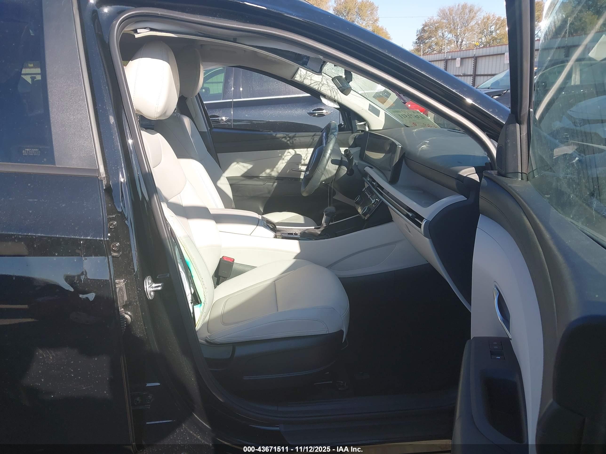 HYUNDAI TUCSON image 5
