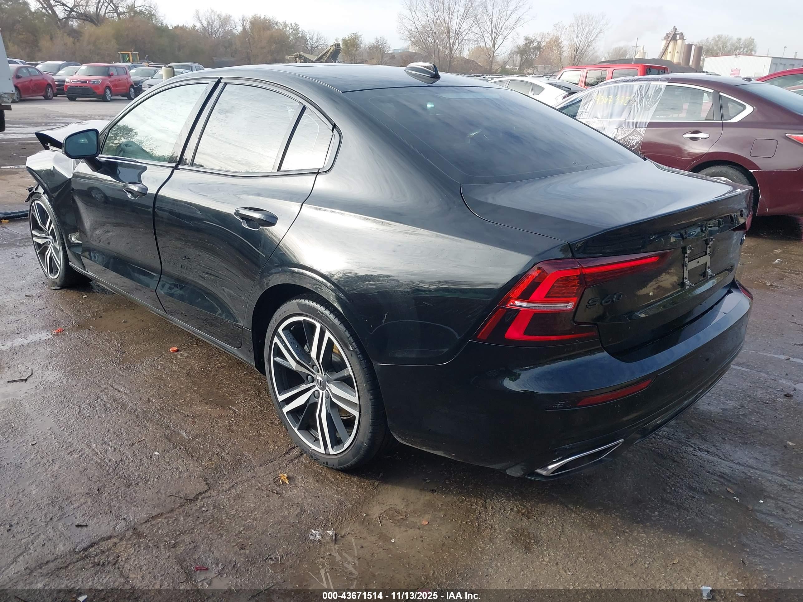 VOLVO S60 image 3