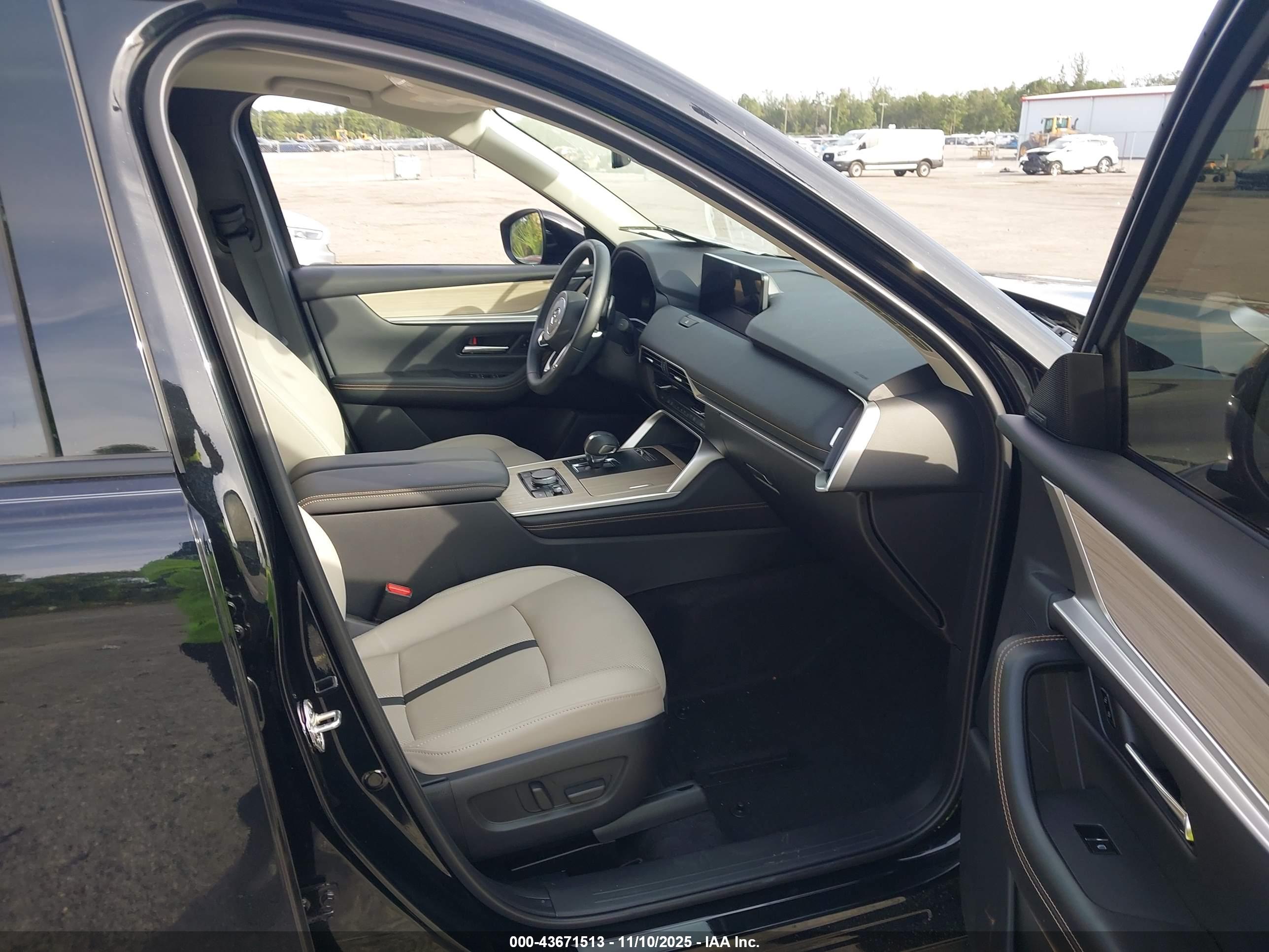 MAZDA CX-70 image 5
