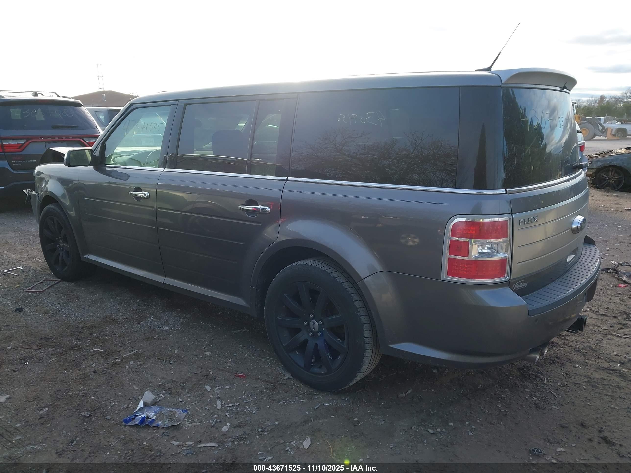FORD FLEX image 3