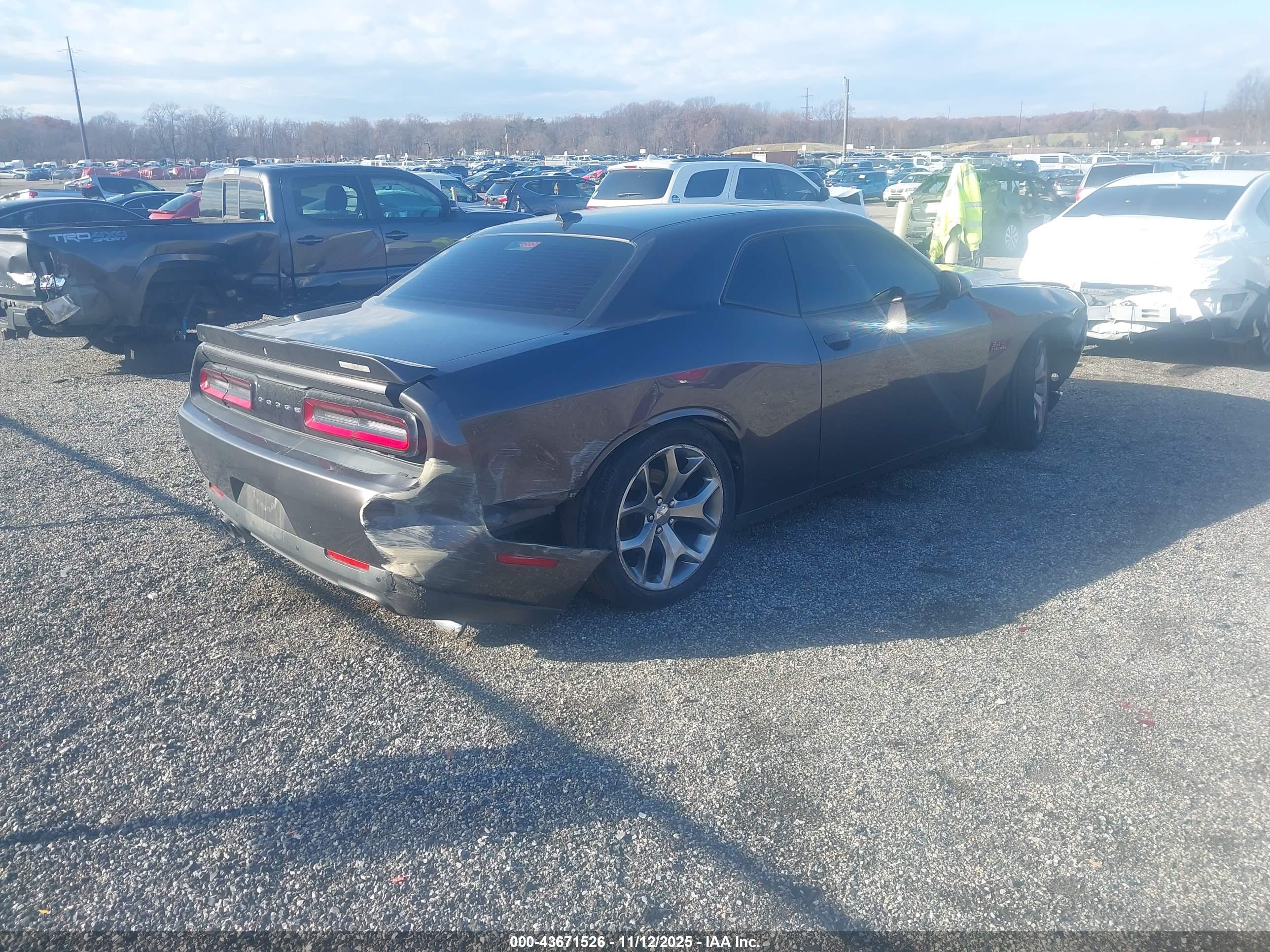 DODGE CHALLENGER image 4