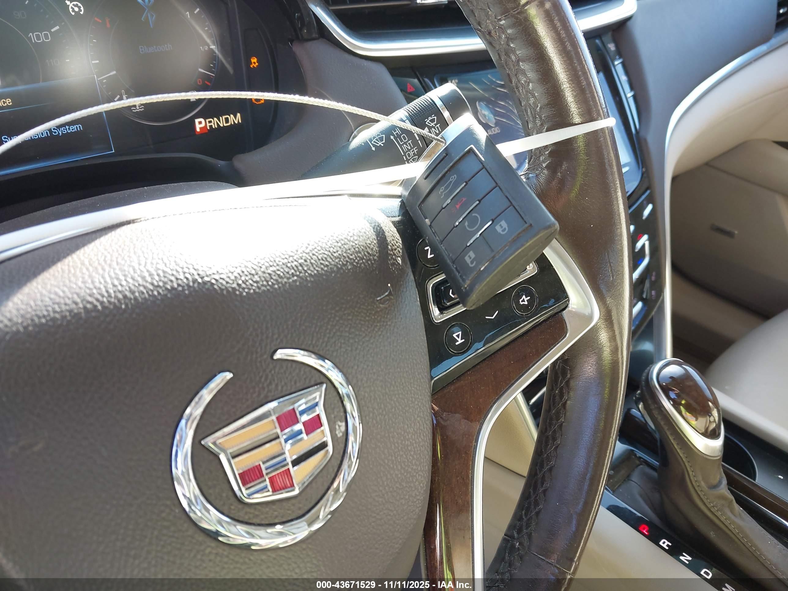 CADILLAC XTS image 11