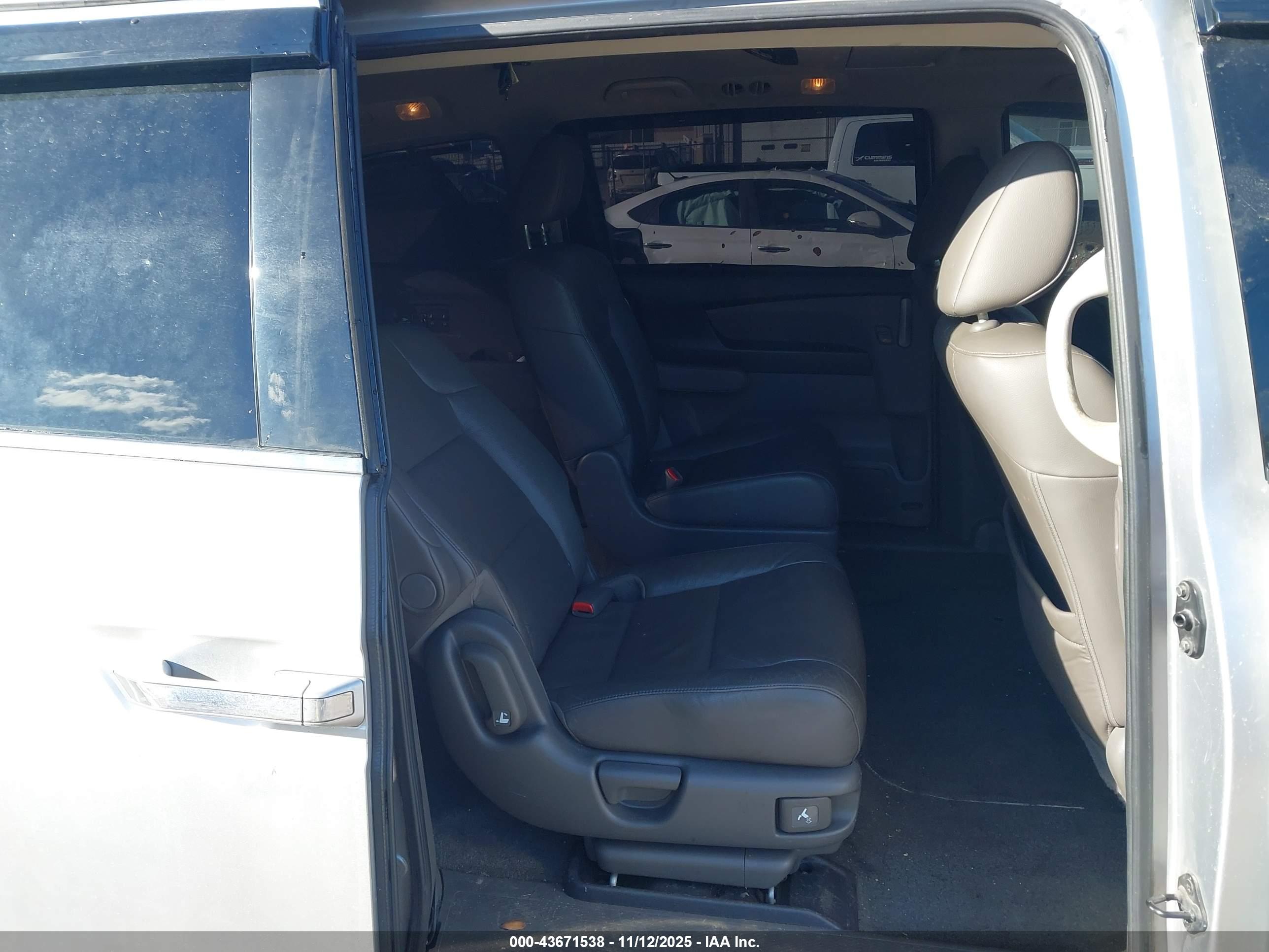 HONDA ODYSSEY image 8