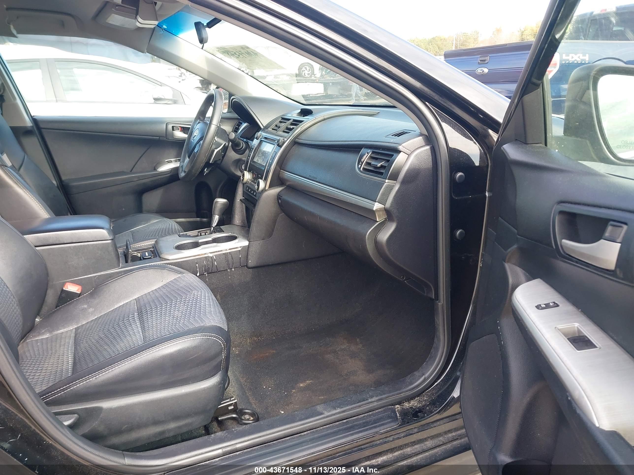 TOYOTA CAMRY image 5