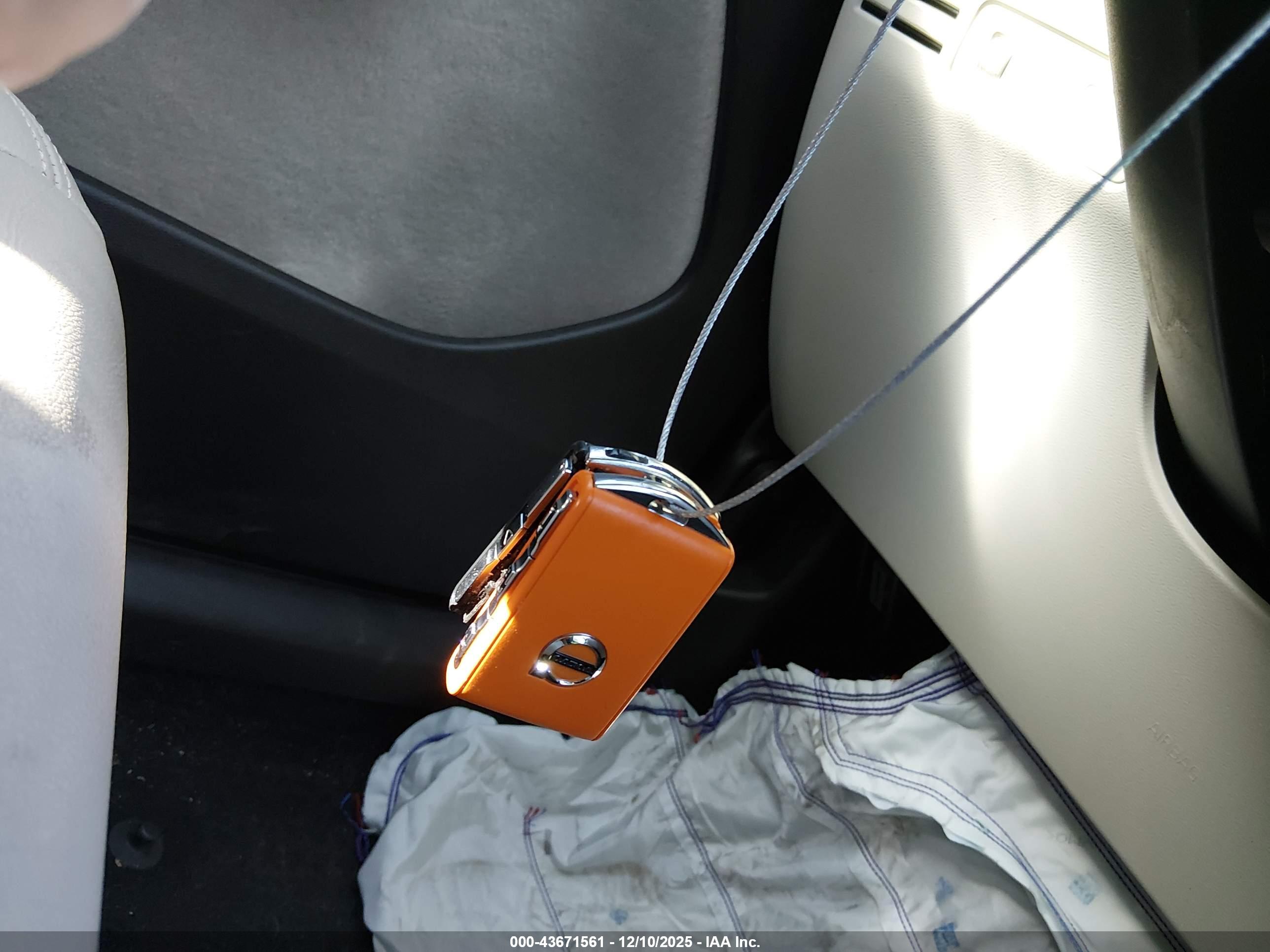 VOLVO XC40 image 11
