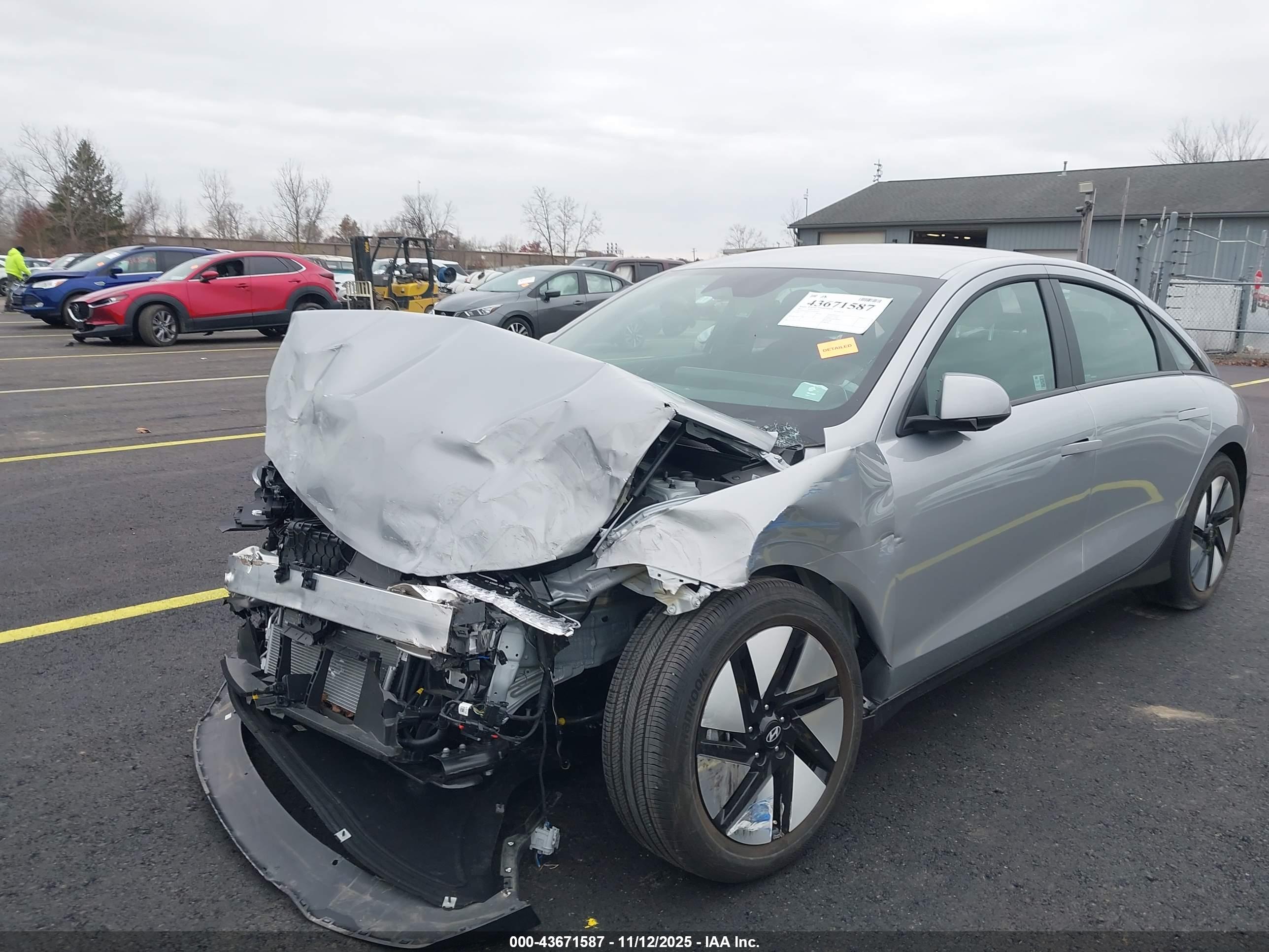 HYUNDAI IONIQ image 2