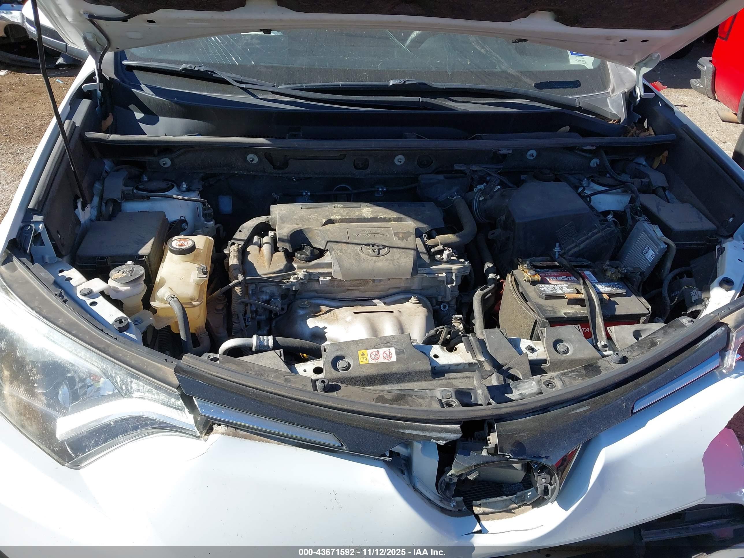 TOYOTA RAV4 image 10