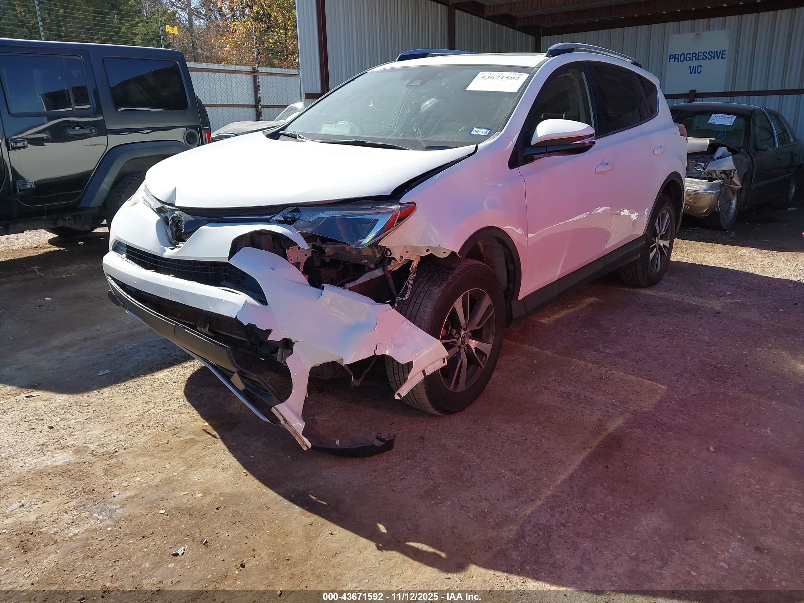 TOYOTA RAV4 image 2